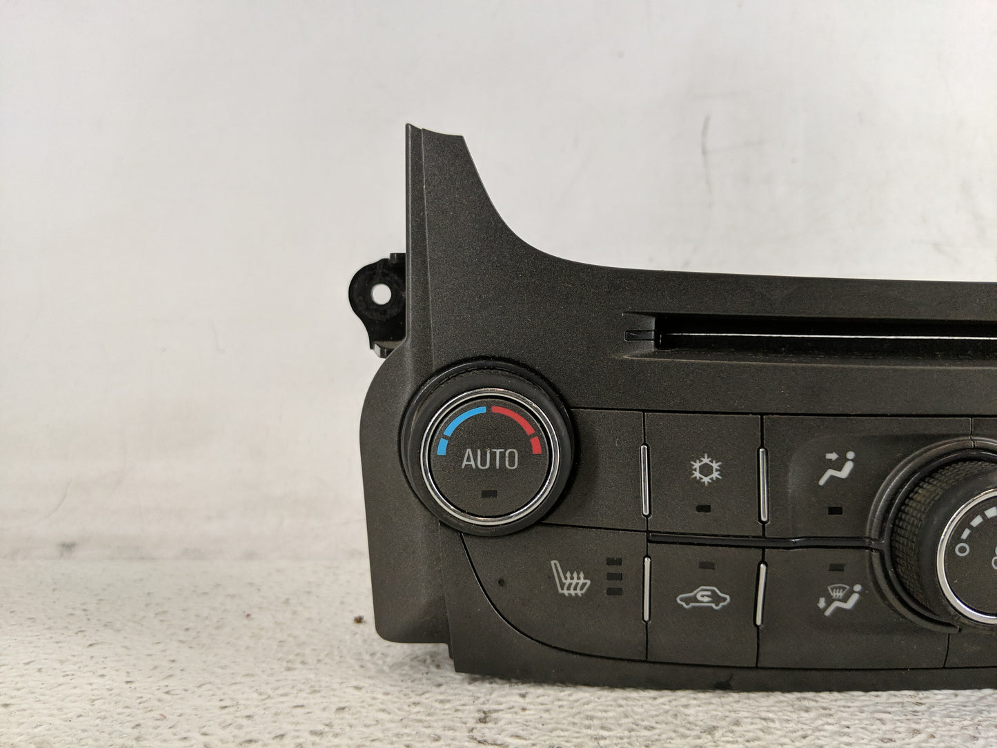 2013 Chevrolet Malibu Climate Control Module Temperature AC/Heater Replacement P/N:22854774 Fits OEM Used Auto Parts - Oemus