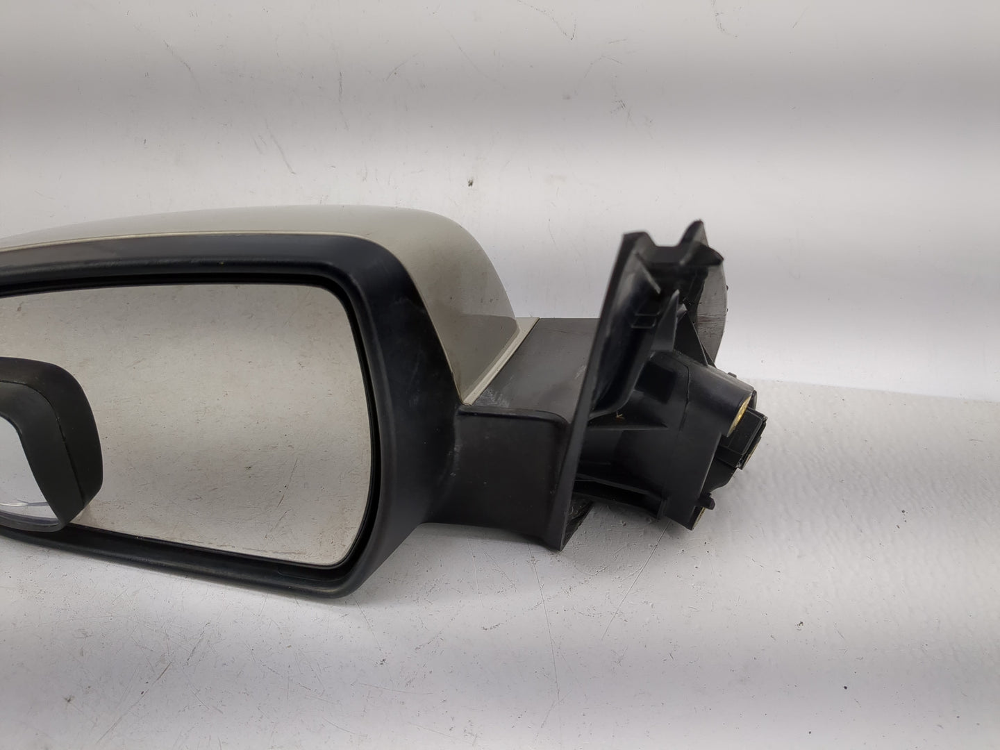 2013 Chevrolet Malibu Side Mirror Replacement Driver Left View Door Mirror Fits OEM Used Auto Parts - Oemusedautoparts1.com
