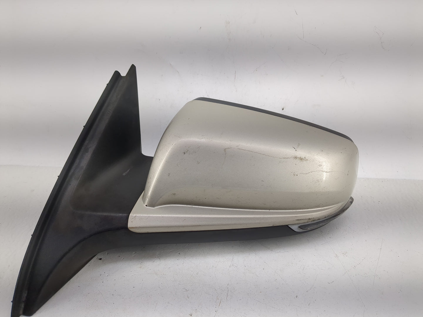 2013 Chevrolet Malibu Side Mirror Replacement Driver Left View Door Mirror Fits OEM Used Auto Parts - Oemusedautoparts1.com