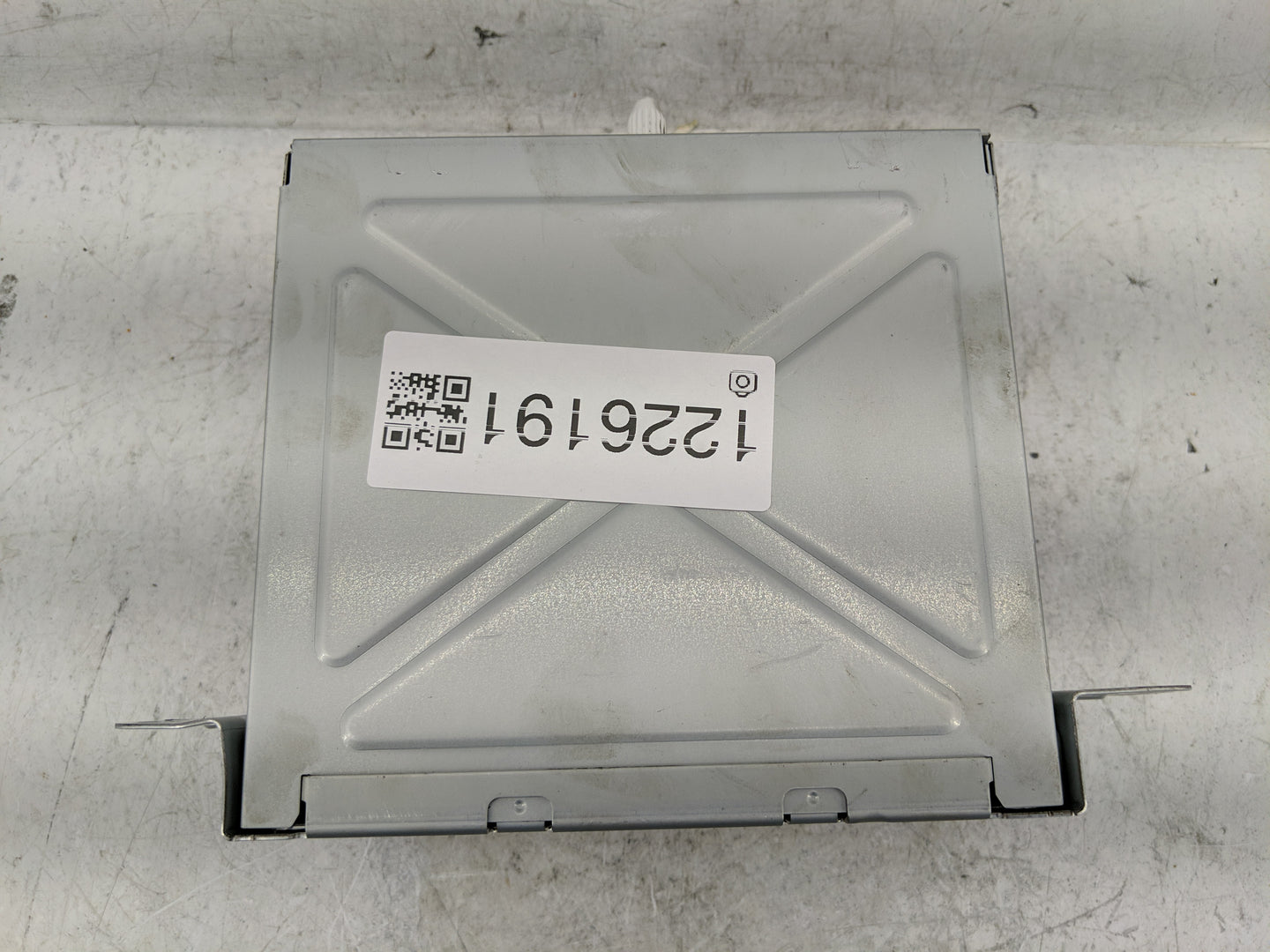 2013 Chevrolet Malibu Radio AM FM Cd Player Receiver Replacement Fits OEM Used Auto Parts - Oemusedautoparts1.com