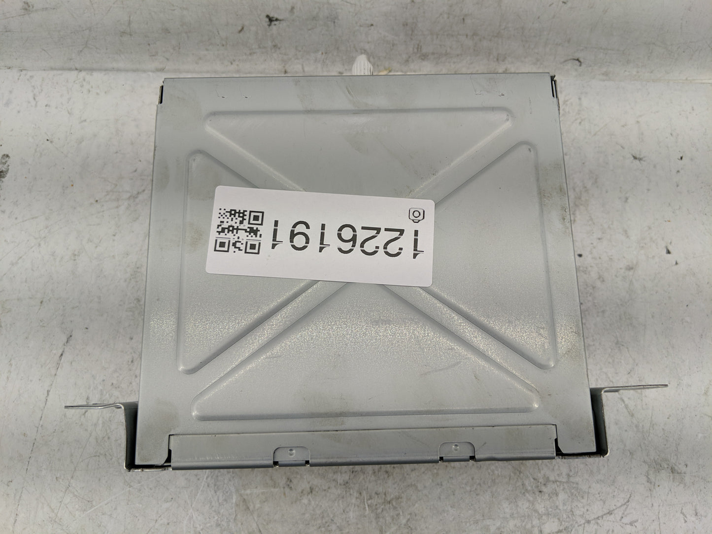 2013 Chevrolet Malibu Radio AM FM Cd Player Receiver Replacement Fits OEM Used Auto Parts - Oemusedautoparts1.com