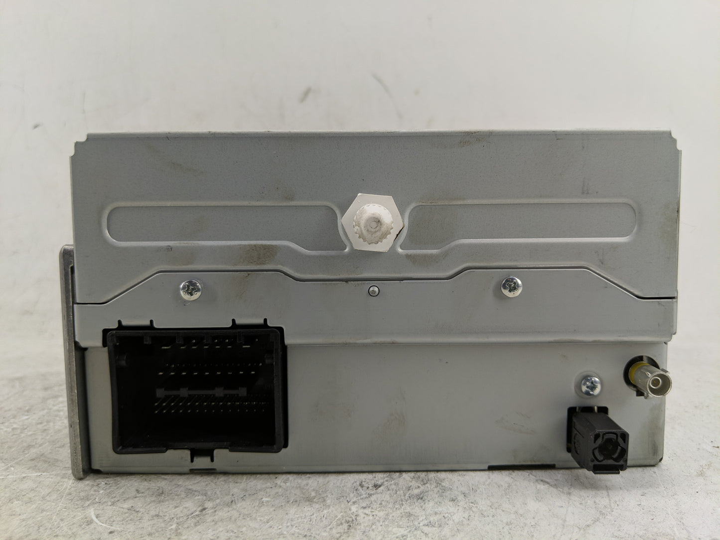 2013 Chevrolet Malibu Radio AM FM Cd Player Receiver Replacement Fits OEM Used Auto Parts - Oemusedautoparts1.com