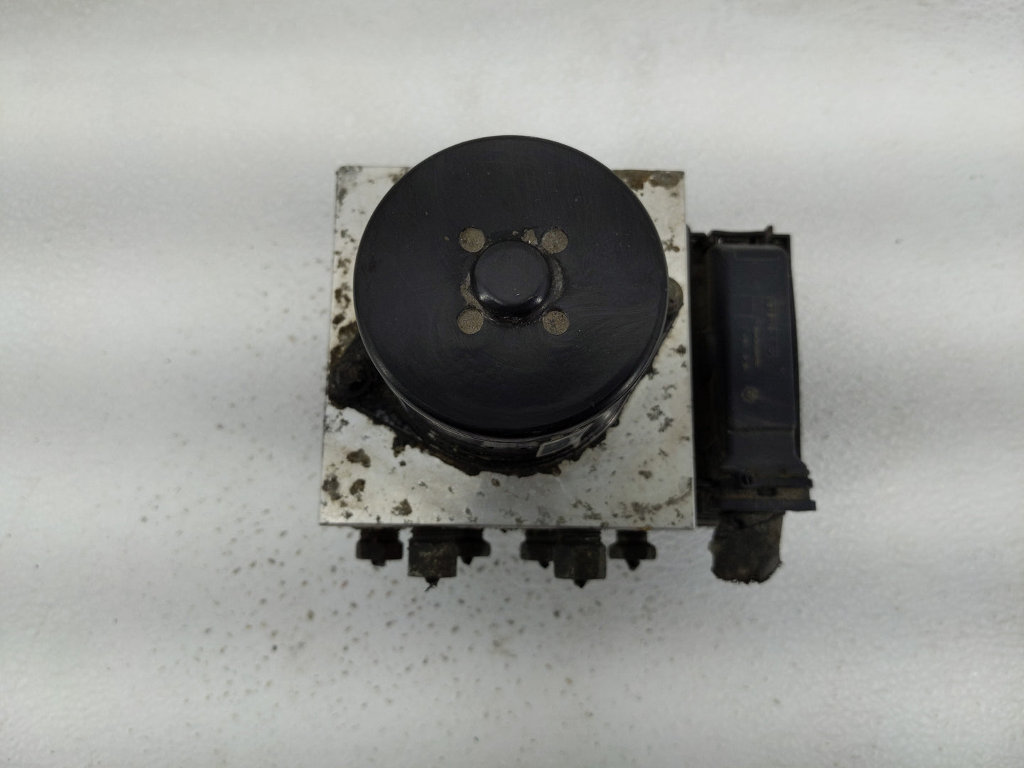 2013-2016 Chevrolet Malibu ABS Pump Control Module Replacement P/N:22971448 Fits Fits 2012 2013 2014 2015 2016 OEM Used Auto