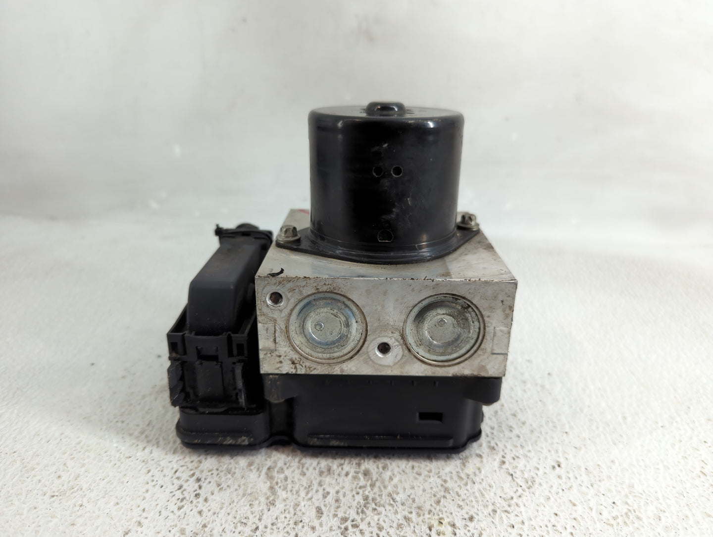 2013-2016 Chevrolet Malibu ABS Pump Control Module Replacement P/N:22971448 Fits Fits 2012 2013 2014 2015 2016 OEM Used Auto