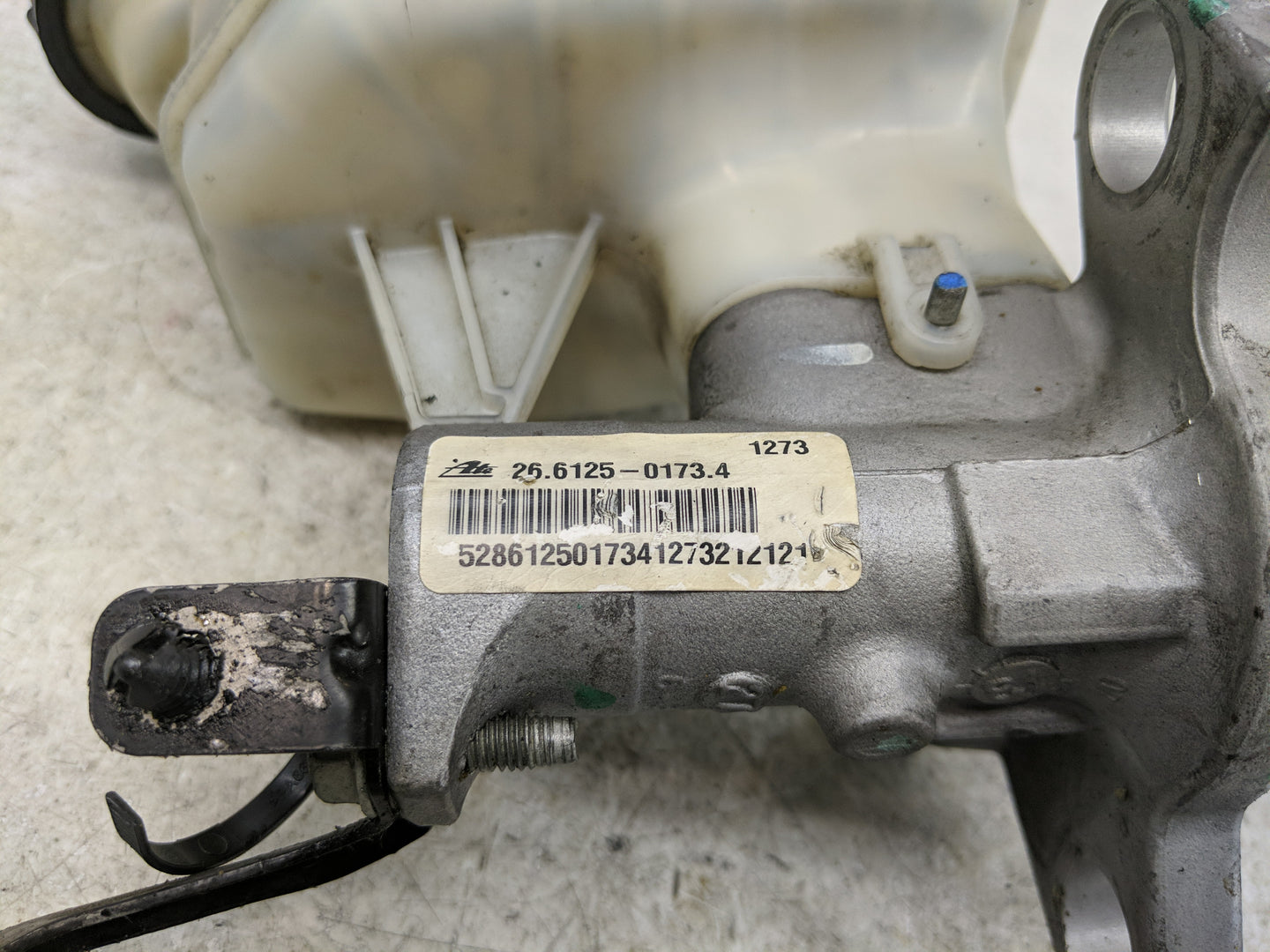 2013-2016 Chevrolet Malibu Brake Master Cylinder 1276459 - Oemusedautoparts1.com