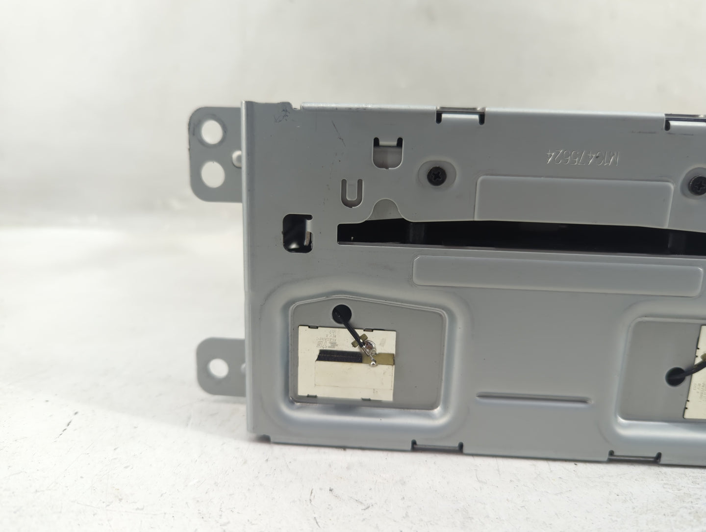 2013 Chevrolet Malibu Radio AM FM Cd Player Receiver Replacement P/N:22869142 Fits OEM Used Auto Parts - Oemusedautoparts1.c