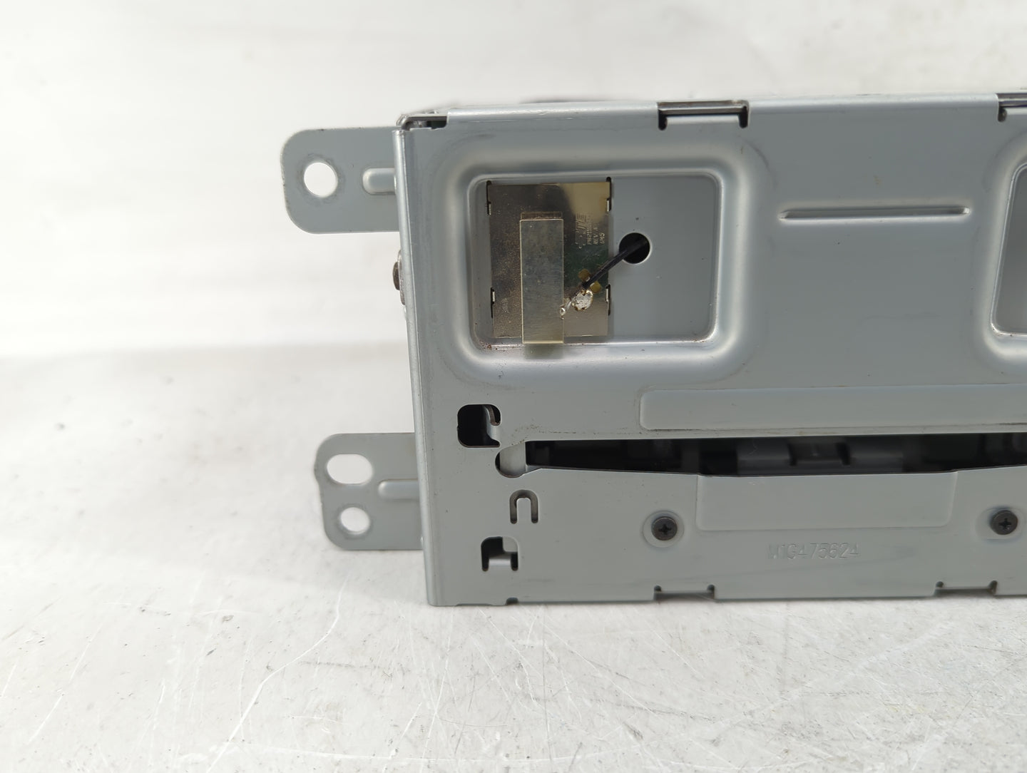 2013 Chevrolet Malibu Radio AM FM Cd Player Receiver Replacement P/N:22980112 Fits OEM Used Auto Parts - Oemusedautoparts1.c