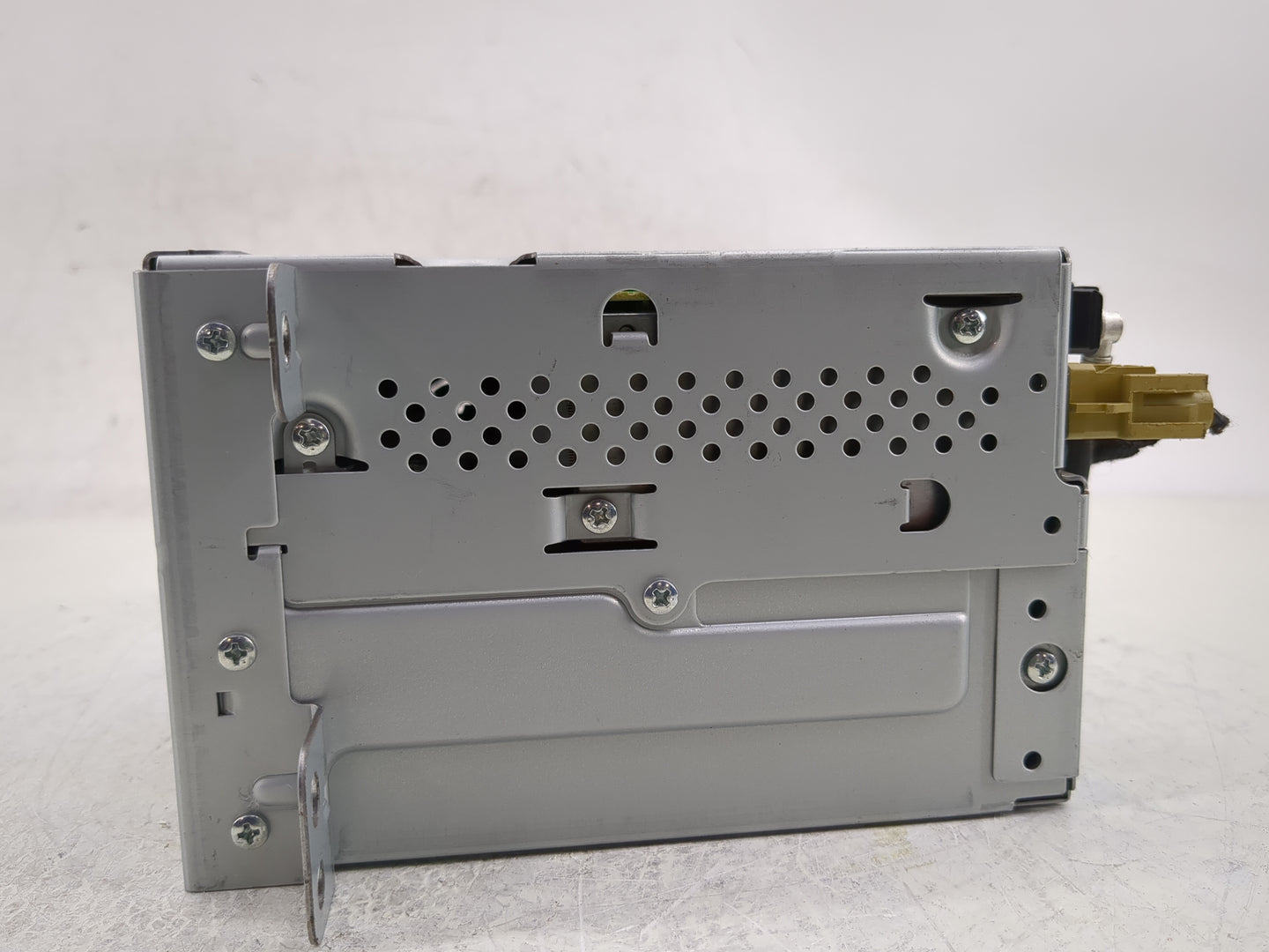 2013 Chevrolet Malibu Radio AM FM Cd Player Receiver Replacement P/N:22993877 Fits OEM Used Auto Parts - Oemusedautoparts1.c