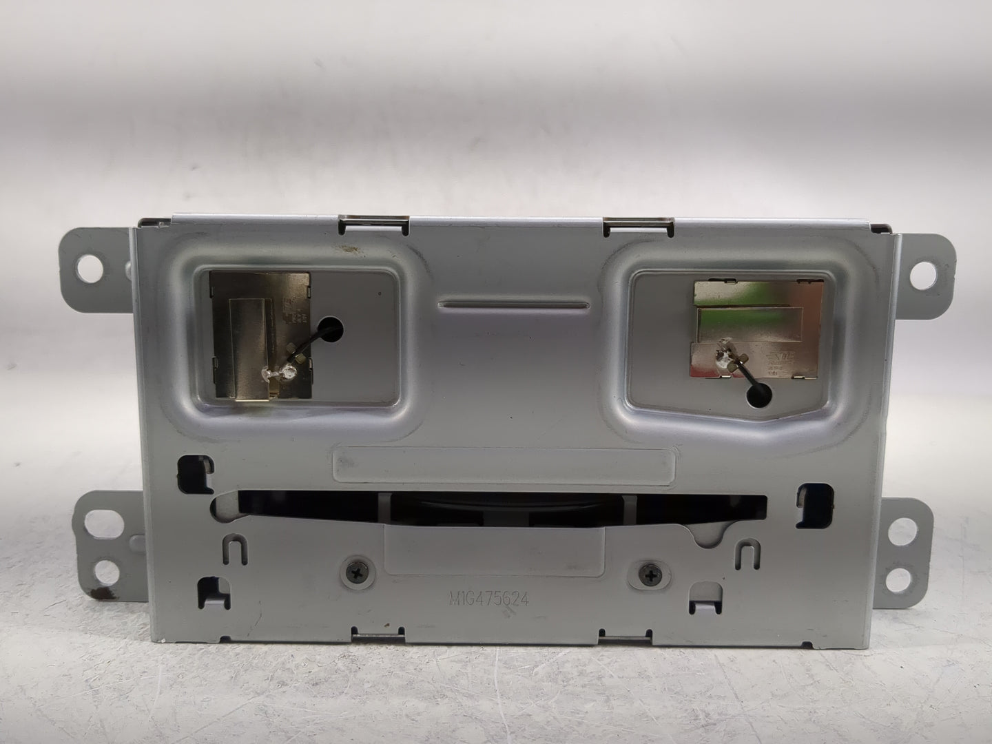 2013 Chevrolet Malibu Radio AM FM Cd Player Receiver Replacement P/N:22993877 Fits OEM Used Auto Parts - Oemusedautoparts1.c