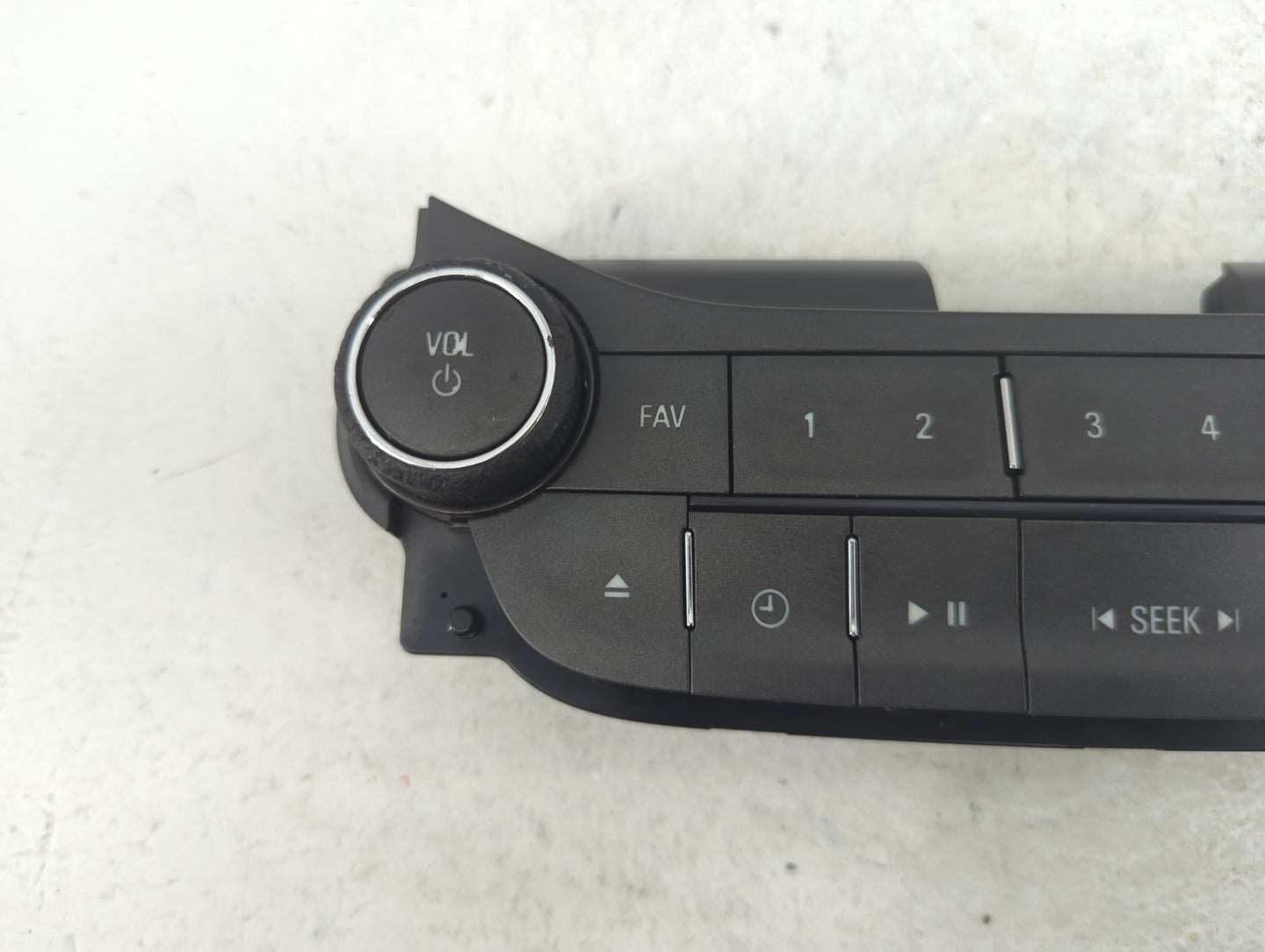2013 Chevrolet Malibu Radio AM FM Cd Player Receiver Replacement P/N:22881001 Fits OEM Used Auto Parts - Oemusedautoparts1.c