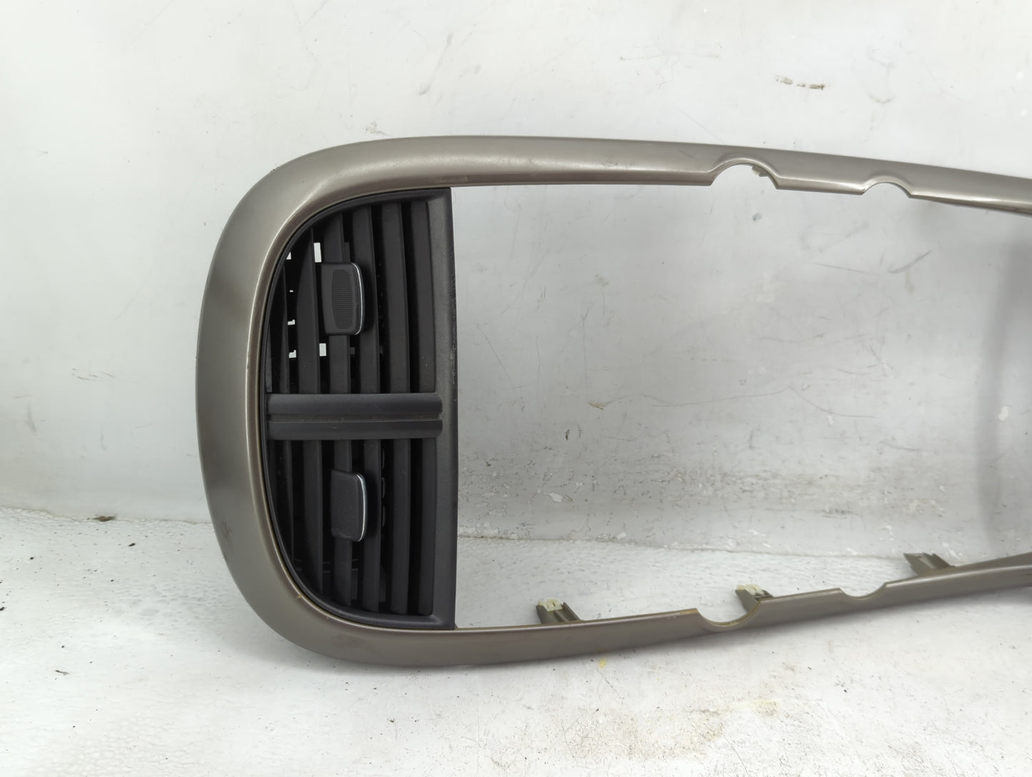 2013 Chevrolet Malibu Information Radio Display Screen Bezel Vents - Oemusedautoparts1.com