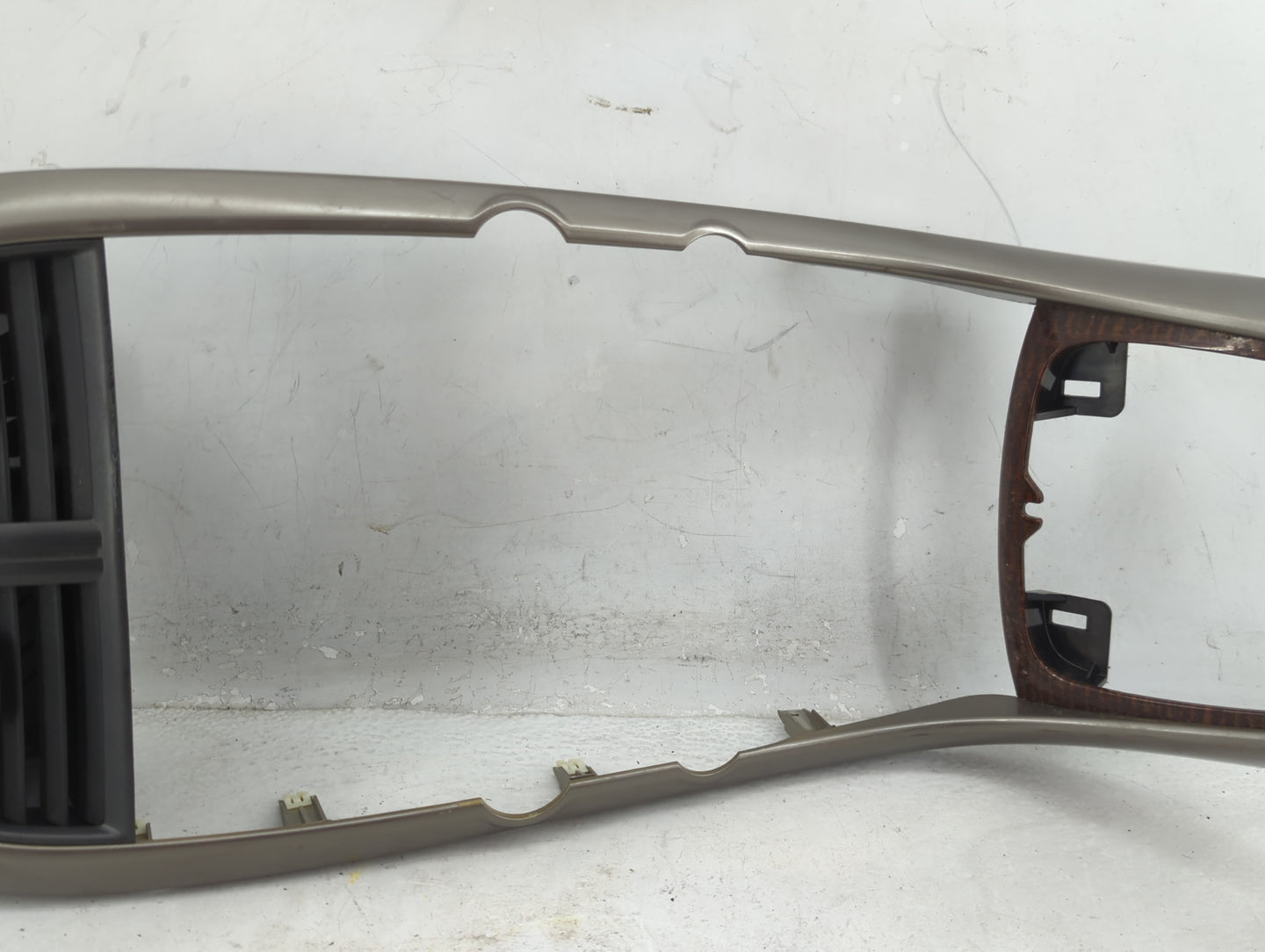 2013 Chevrolet Malibu Information Radio Display Screen Bezel Vents - Oemusedautoparts1.com