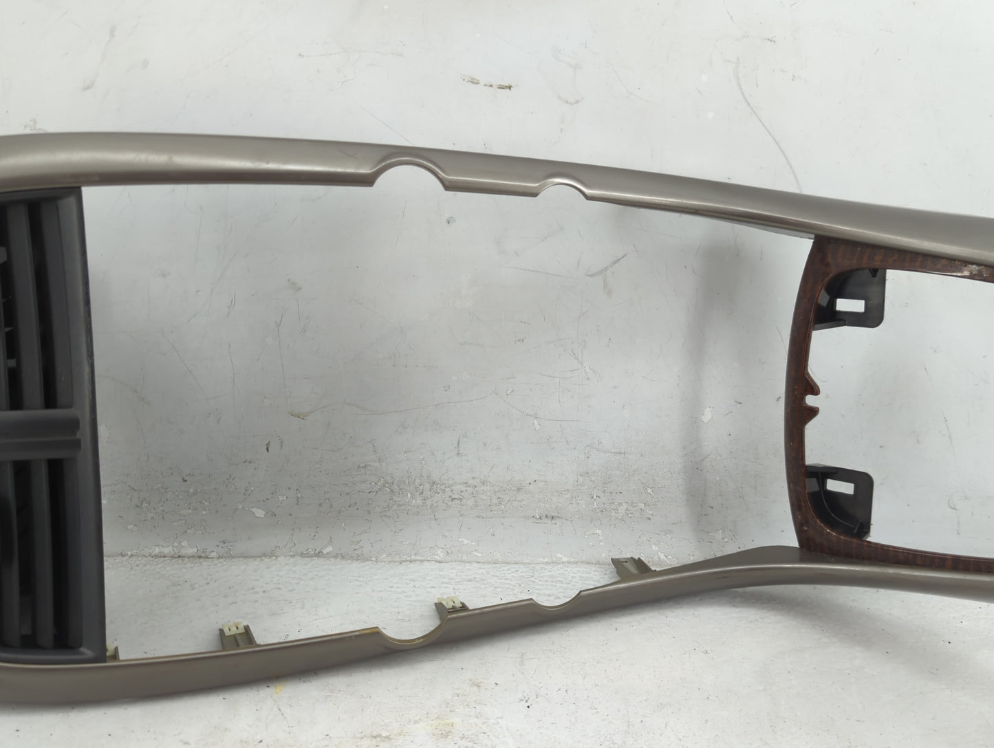 2013 Chevrolet Malibu Information Radio Display Screen Bezel Vents - Oemusedautoparts1.com