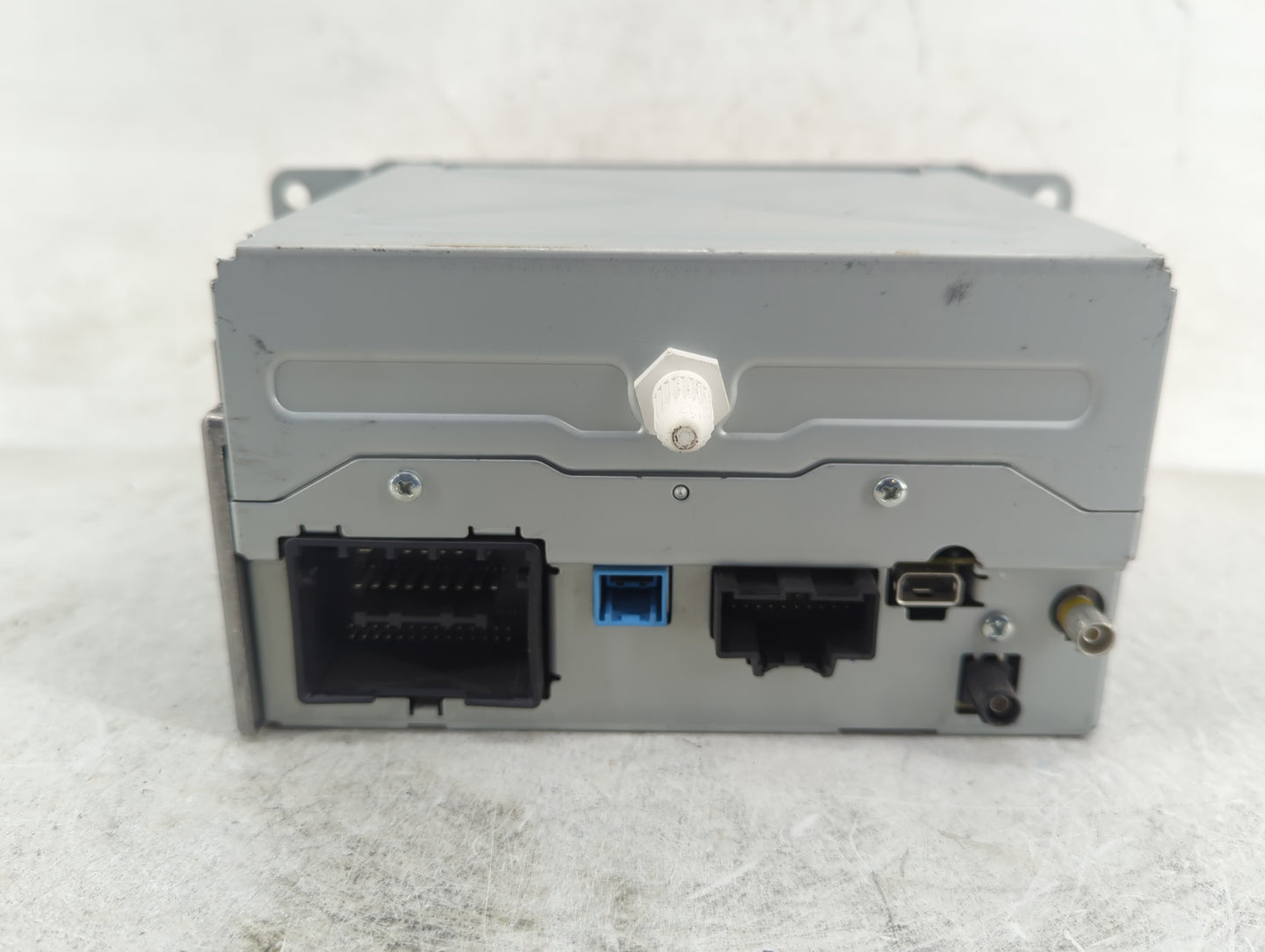 2013 Chevrolet Malibu Radio AM FM Cd Player Receiver Replacement P/N:22965236 Fits OEM Used Auto Parts - Oemusedautoparts1.c