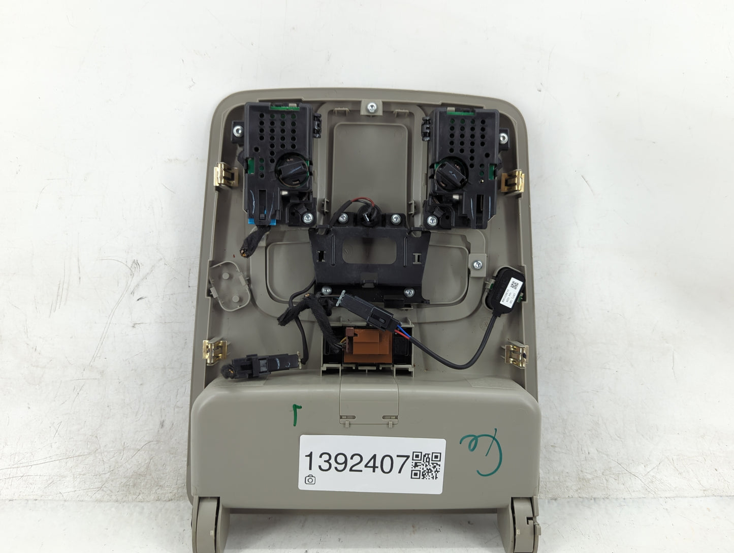 2013-2013 Chevrolet Malibu Overhead Roof Console 1392407 - Oemusedautoparts1.com