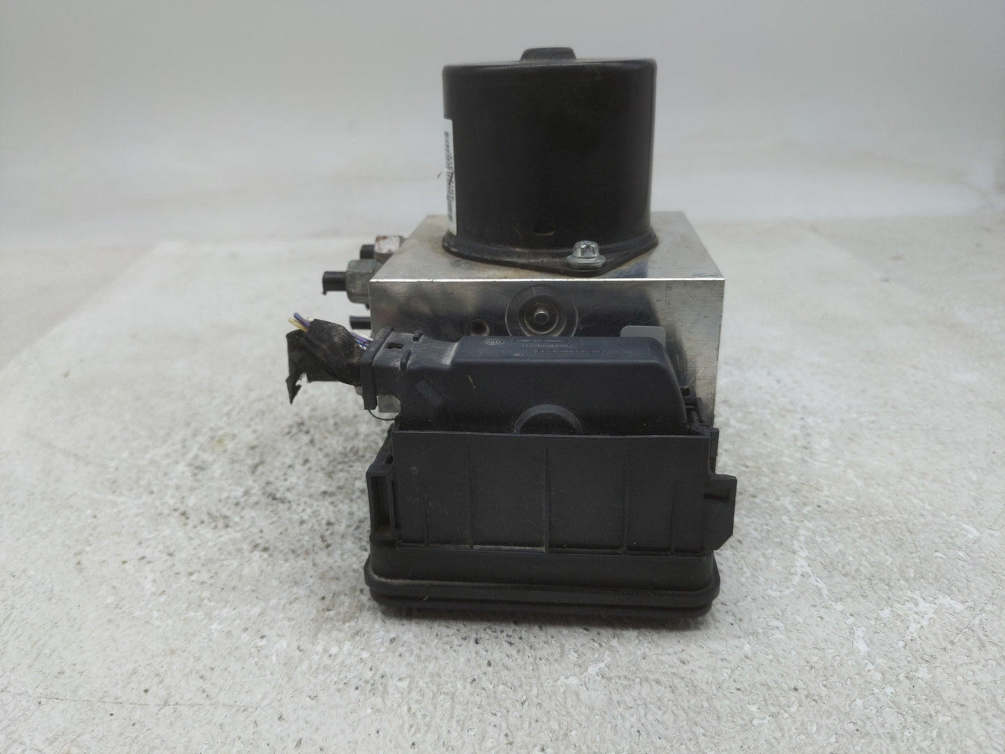 2013-2016 Chevrolet Malibu ABS Pump Control Module Replacement P/N:22827930 Fits Fits 2012 2013 2014 2015 2016 OEM Used Auto
