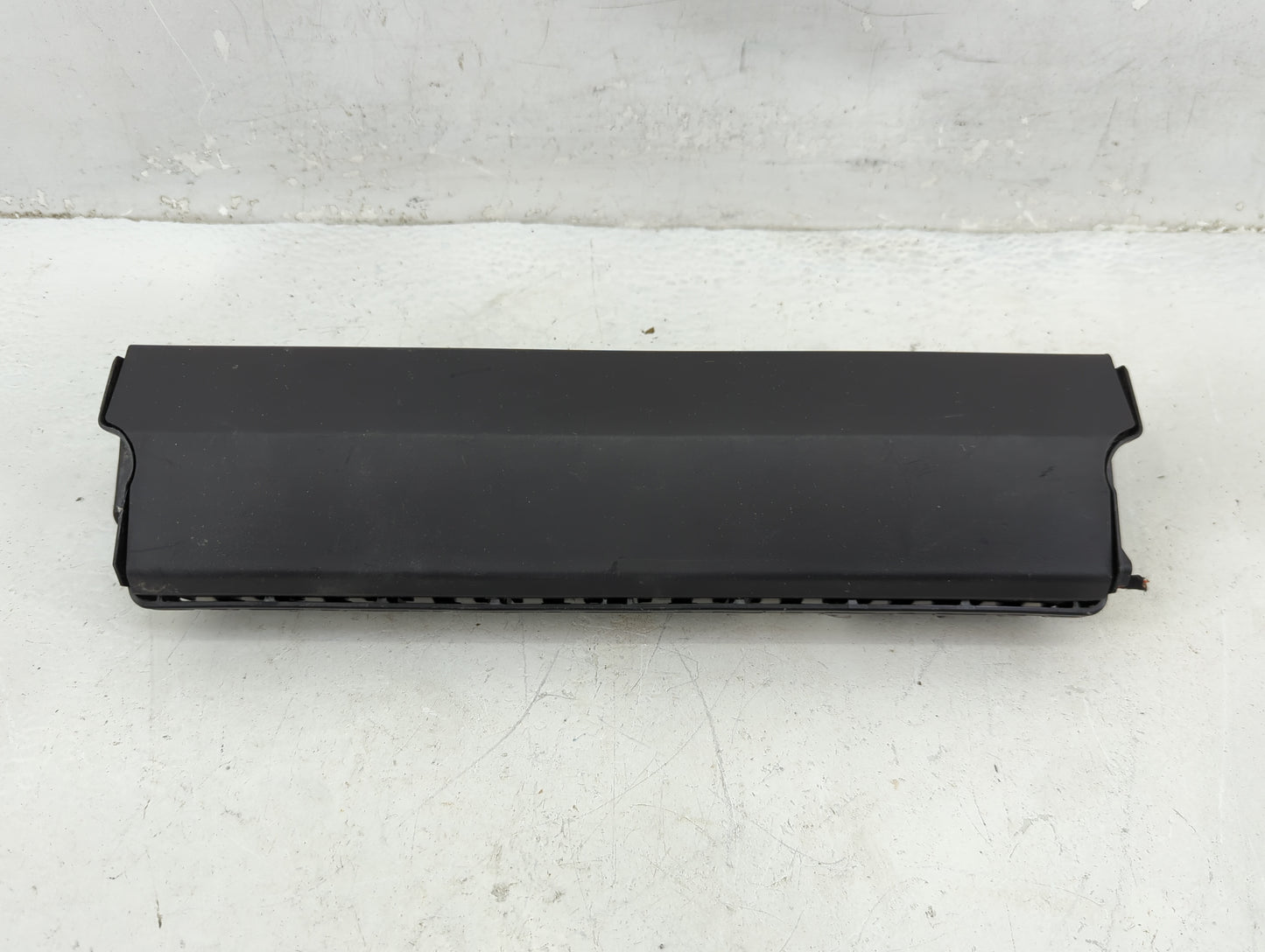 2013-2016 Chevrolet Malibu Air Bag Passenger Right Knee OEM P/N:22925459 Fits Fits 2013 2014 2015 2016 2017 OEM Used Auto Pa