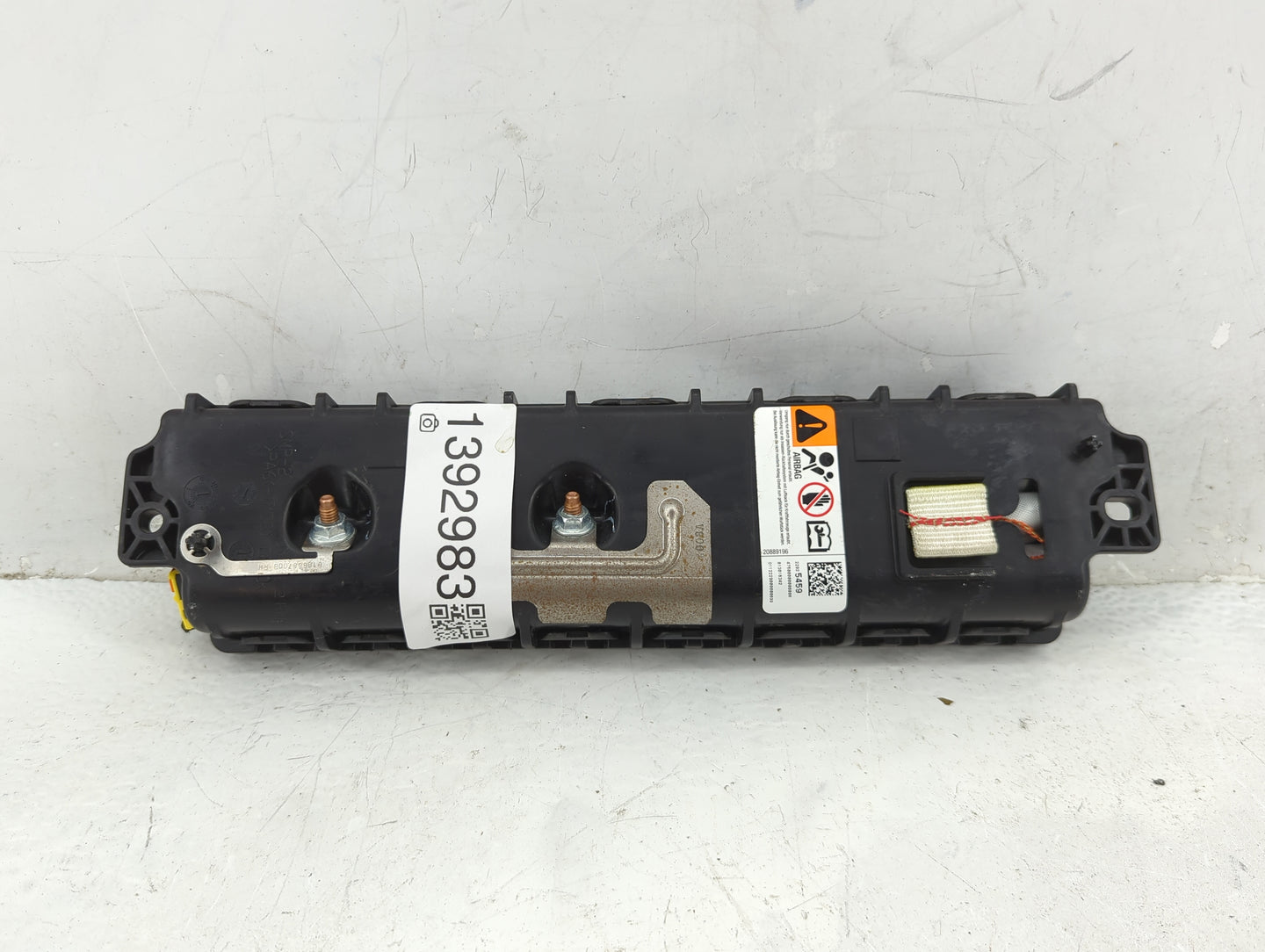 2013-2016 Chevrolet Malibu Air Bag Passenger Right Knee OEM P/N:22925459 Fits Fits 2013 2014 2015 2016 2017 OEM Used Auto Pa
