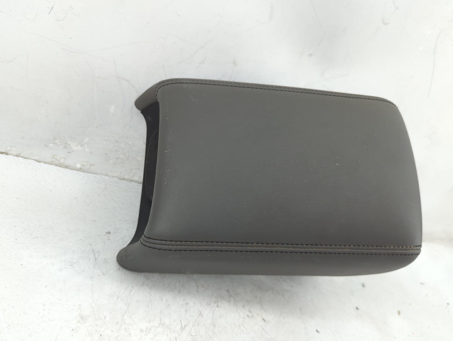 2013 Chevrolet Malibu Center Console Armrest Cover Lid Fits OEM Used Auto Parts - Oemusedautoparts1.com