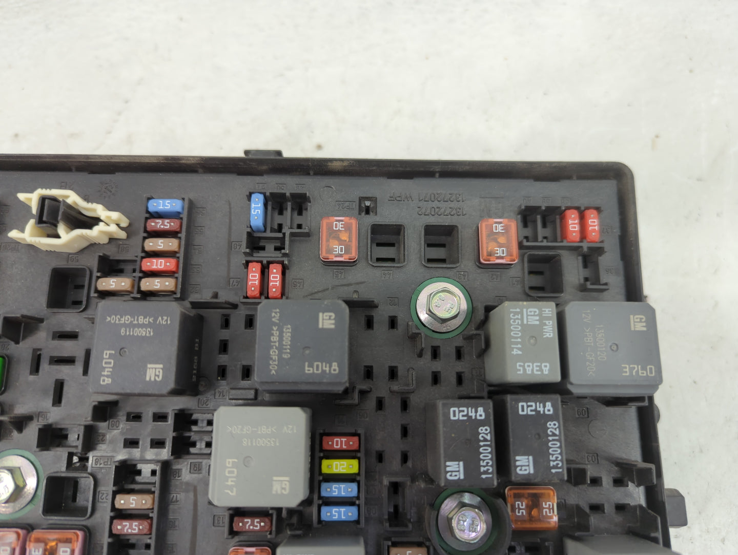 2013 Chevrolet Malibu Fusebox Fuse Box Panel Relay Module P/N:13 255 300 Fits OEM Used Auto Parts - Oemusedautoparts1.com