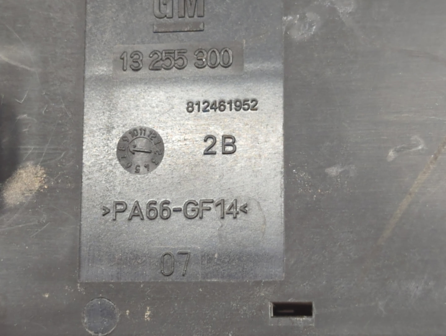 2013 Chevrolet Malibu Fusebox Fuse Box Panel Relay Module P/N:13 255 300 Fits OEM Used Auto Parts - Oemusedautoparts1.com