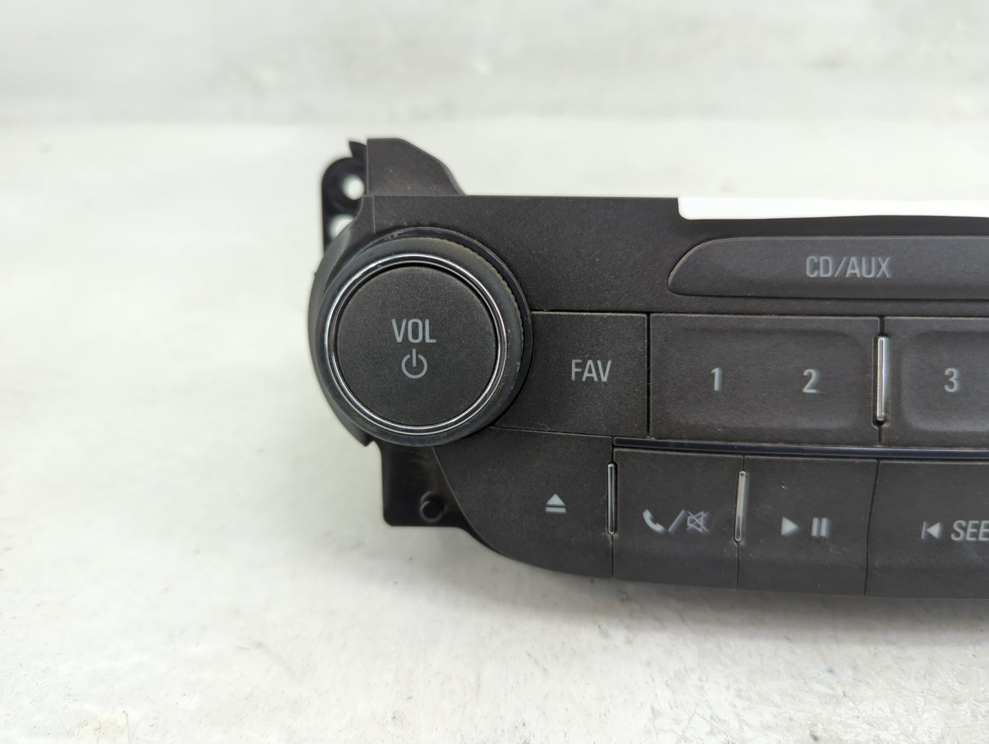 2013-2013 Chevrolet Malibu Radio Control Panel - Oemusedautoparts1.com