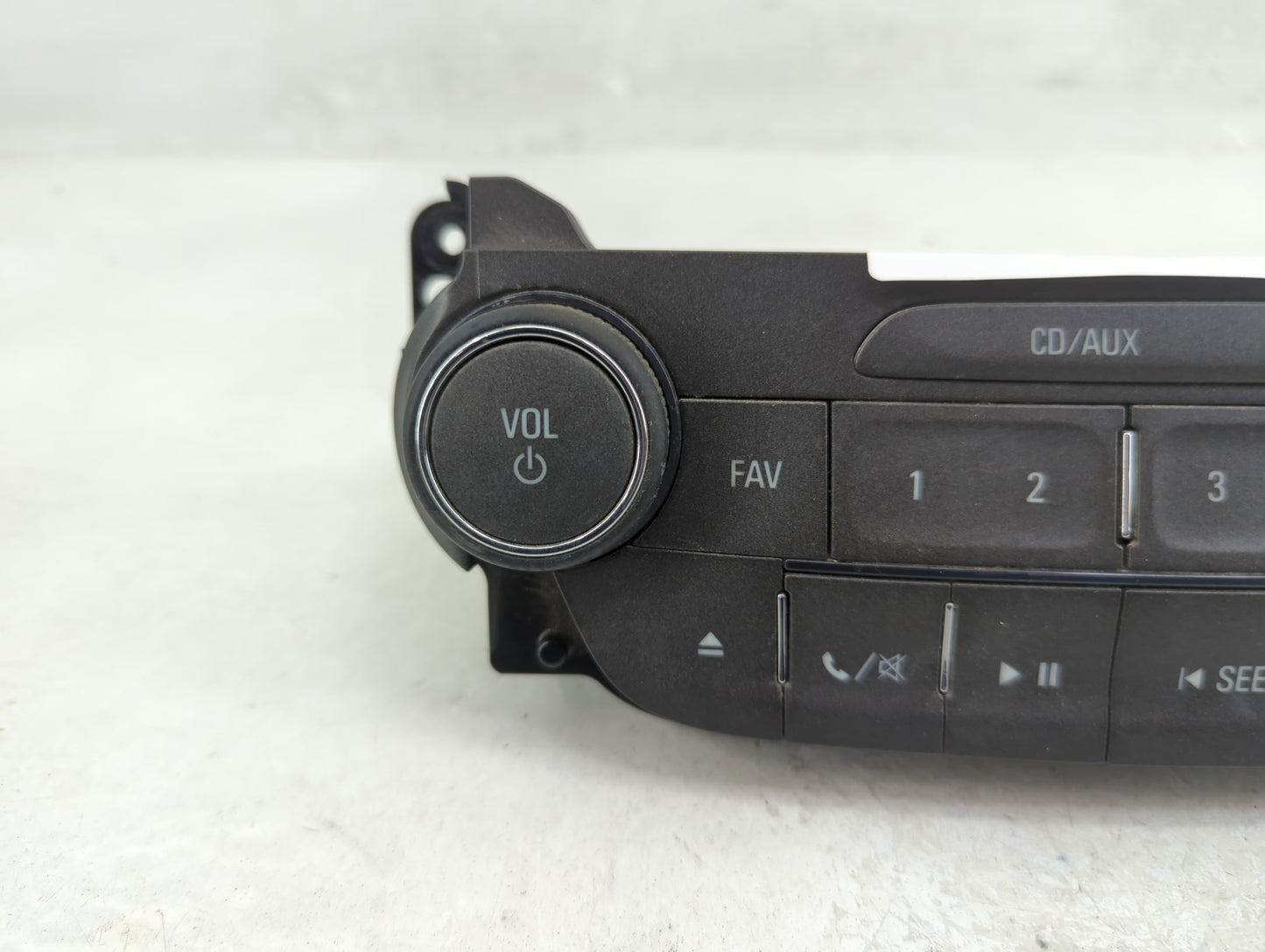 2013-2013 Chevrolet Malibu Radio Control Panel - Oemusedautoparts1.com