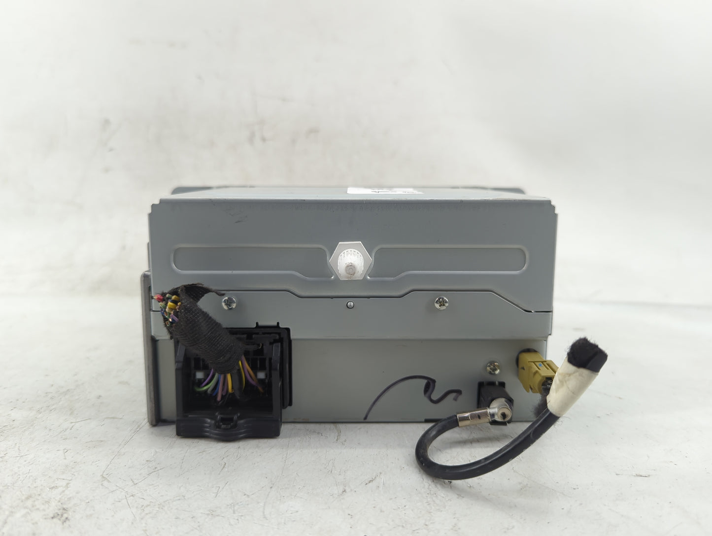 2013 Chevrolet Malibu Radio AM FM Cd Player Receiver Replacement P/N:22923802 Fits OEM Used Auto Parts - Oemusedautoparts1.c