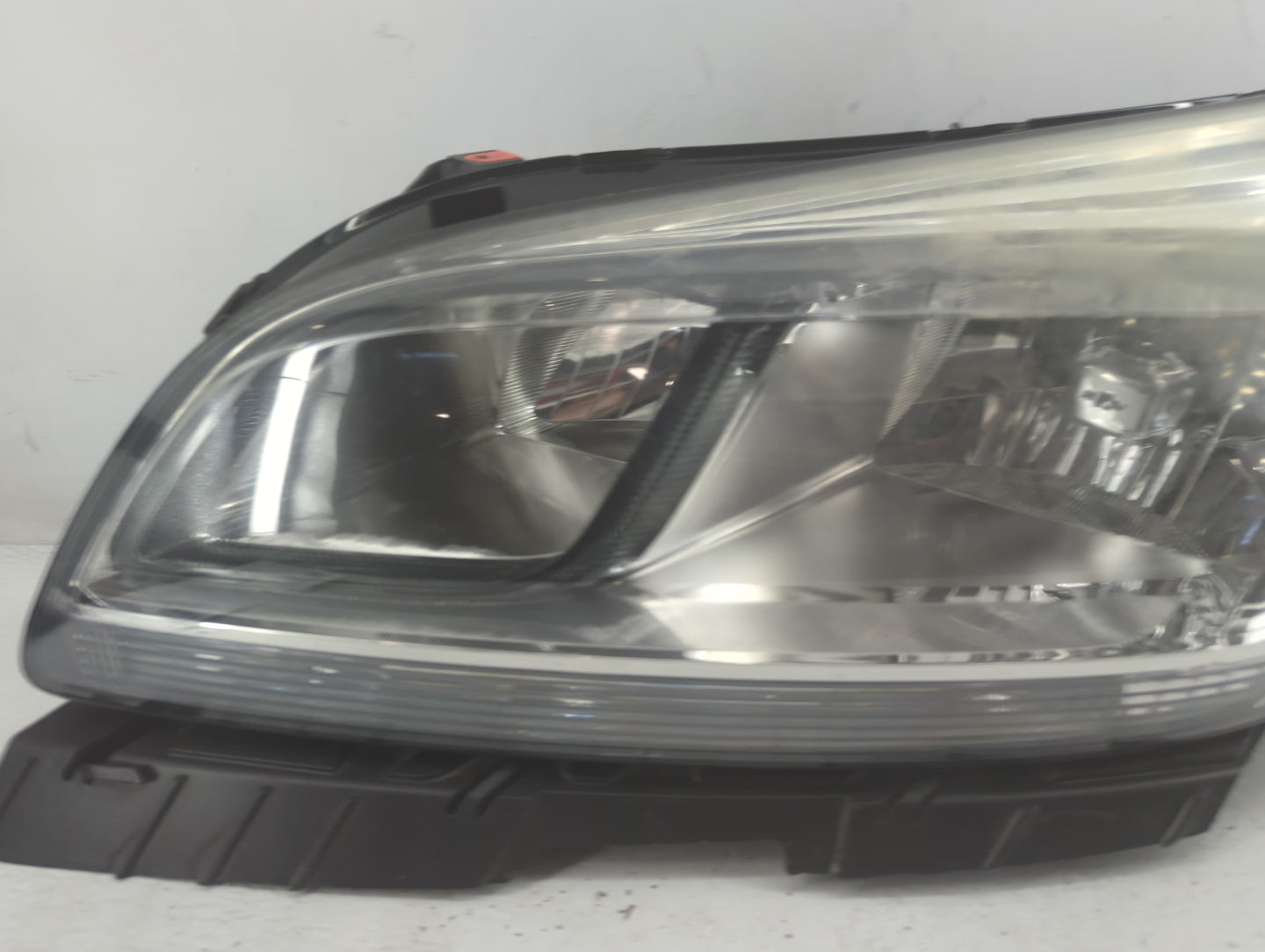 2013-2016 Chevrolet Malibu Driver Left Oem Head Light Headlight Lamp - Oemusedautoparts1.com