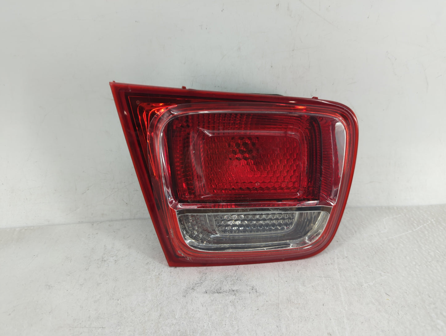 2013-2016 Chevrolet Malibu Tail Light Assembly Driver Left OEM P/N:22871115 Fits Fits 2013 2014 2015 2016 OEM Used Auto Part