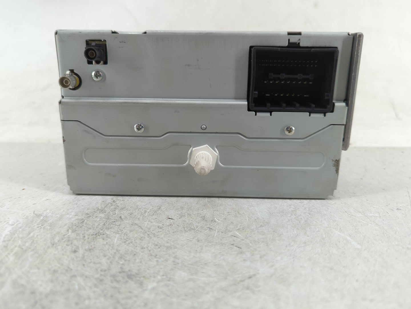 2013 Chevrolet Malibu Radio AM FM Cd Player Receiver Replacement P/N:22923802 Fits OEM Used Auto Parts - Oemusedautoparts1.c