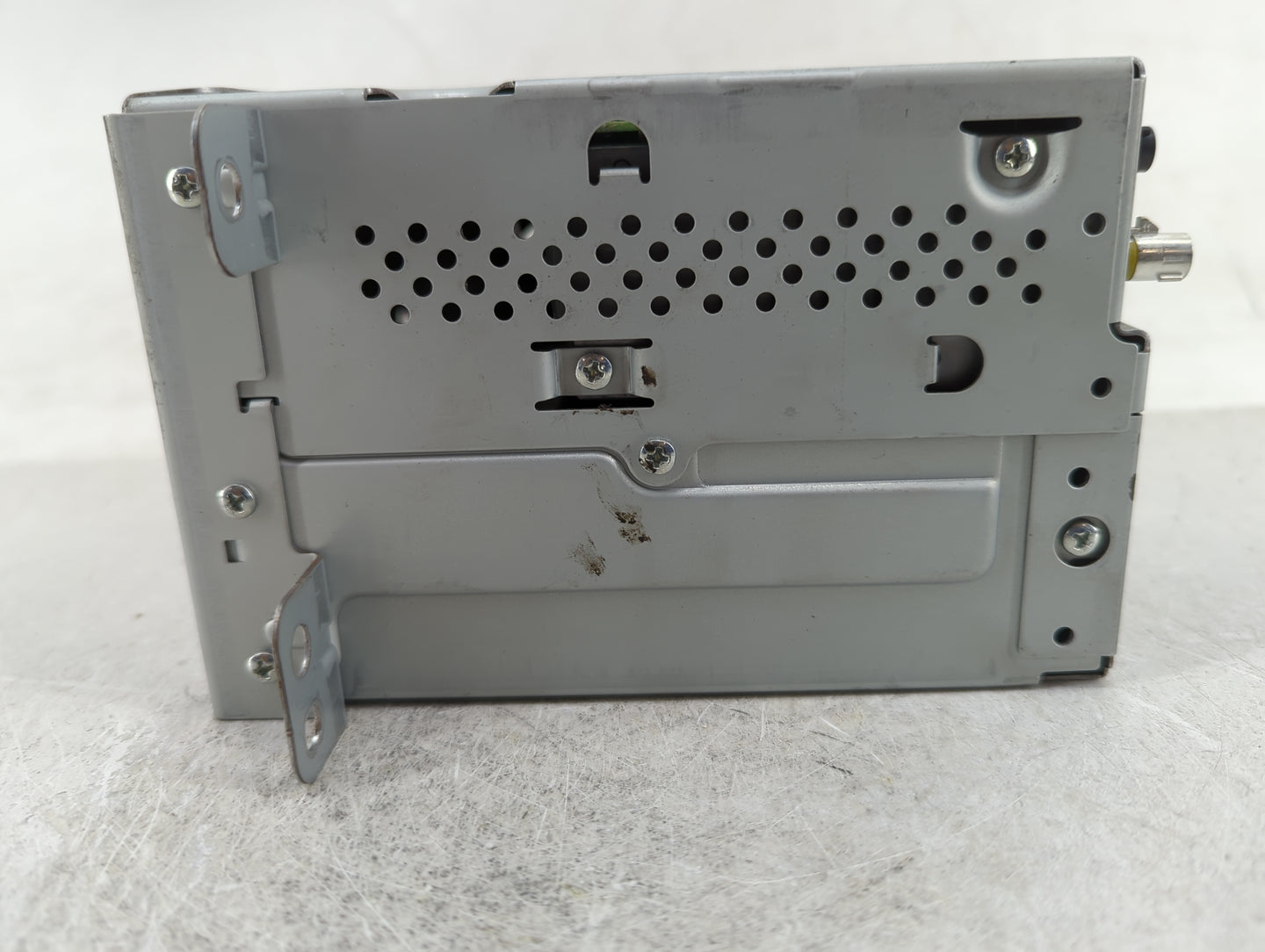 2013 Chevrolet Malibu Radio AM FM Cd Player Receiver Replacement P/N:22923802 Fits OEM Used Auto Parts - Oemusedautoparts1.c