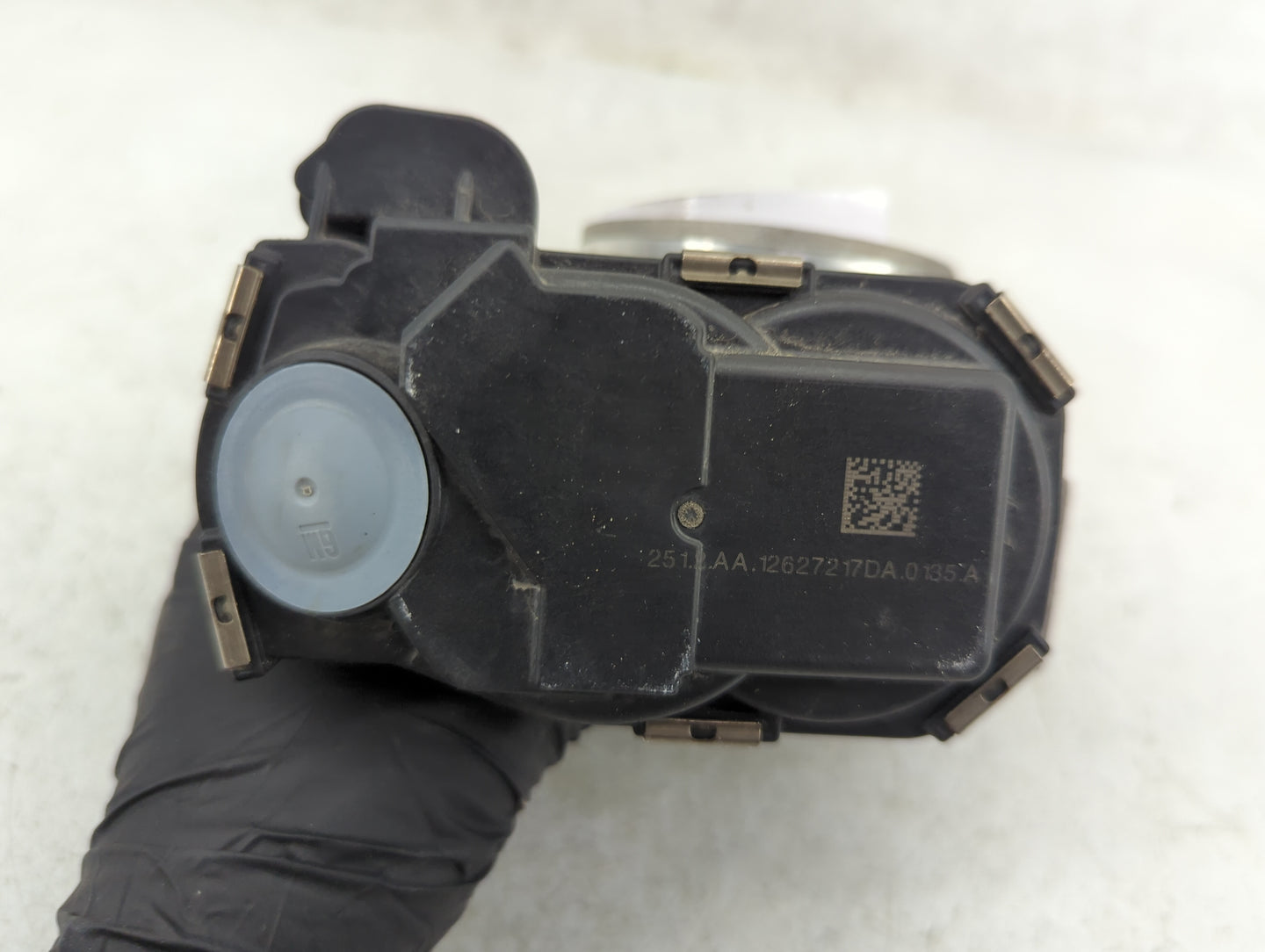 2013-2015 Chevrolet Malibu Throttle Body P/N:12627217DA Fits Fits 2013 2014 2015 2017 2018 2019 2020 OEM Used Auto Parts - O