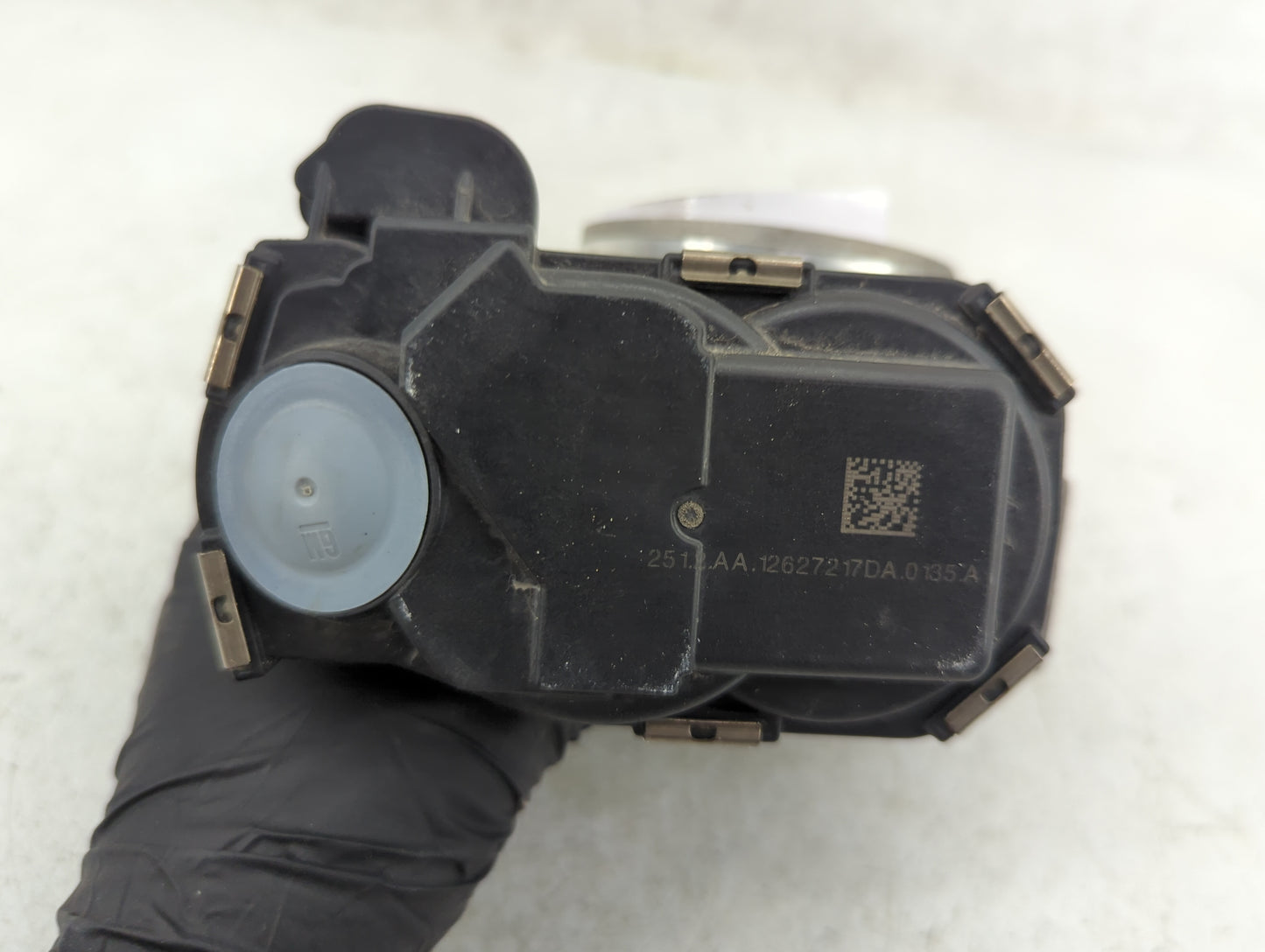 2013-2015 Chevrolet Malibu Throttle Body P/N:12627217DA Fits Fits 2013 2014 2015 2017 2018 2019 2020 OEM Used Auto Parts - O