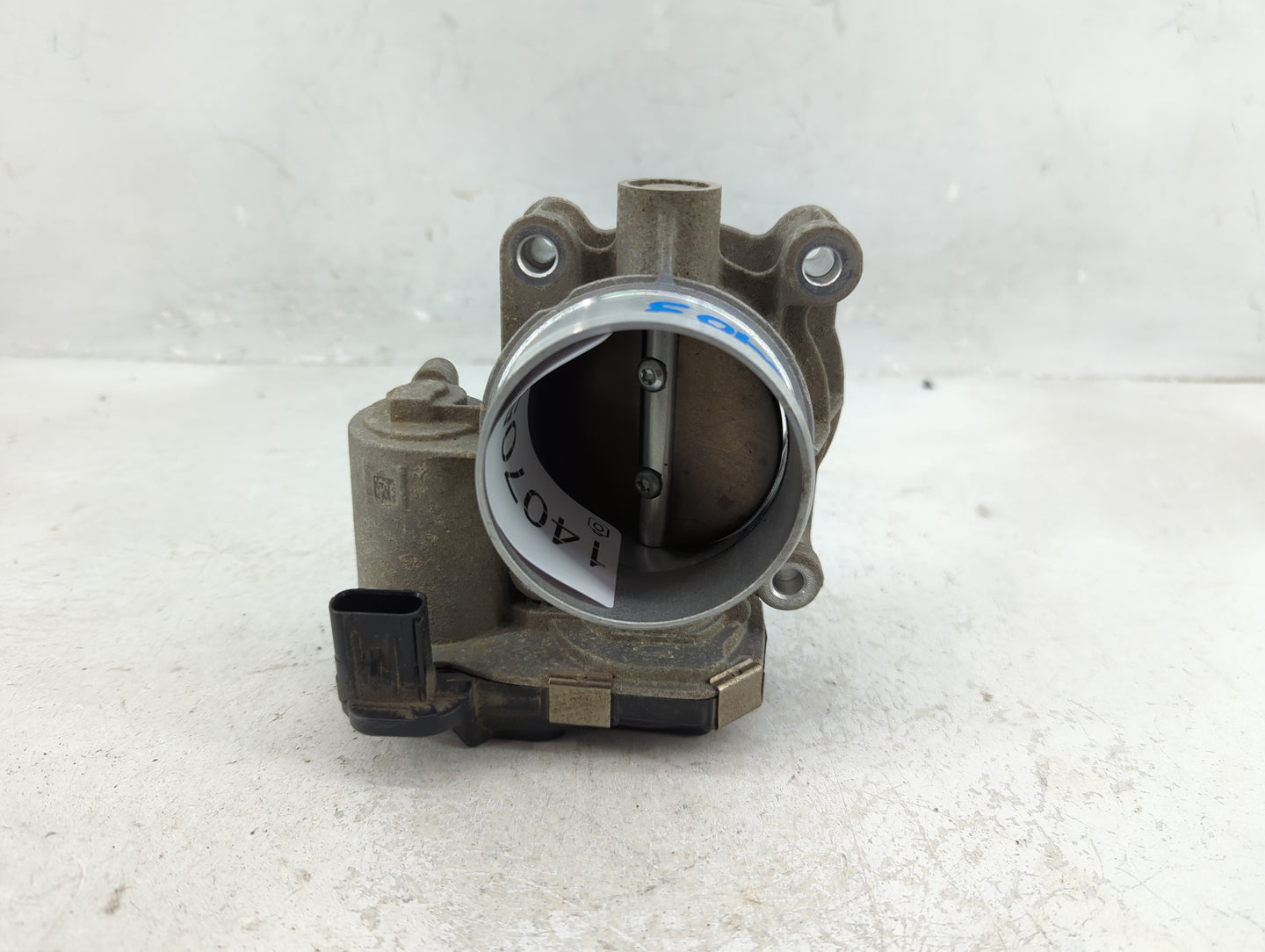 2013-2014 Chevrolet Malibu Throttle Body P/N:12627217DA Fits Fits 2012 2013 2014 2015 OEM Used Auto Parts - Oemusedautoparts