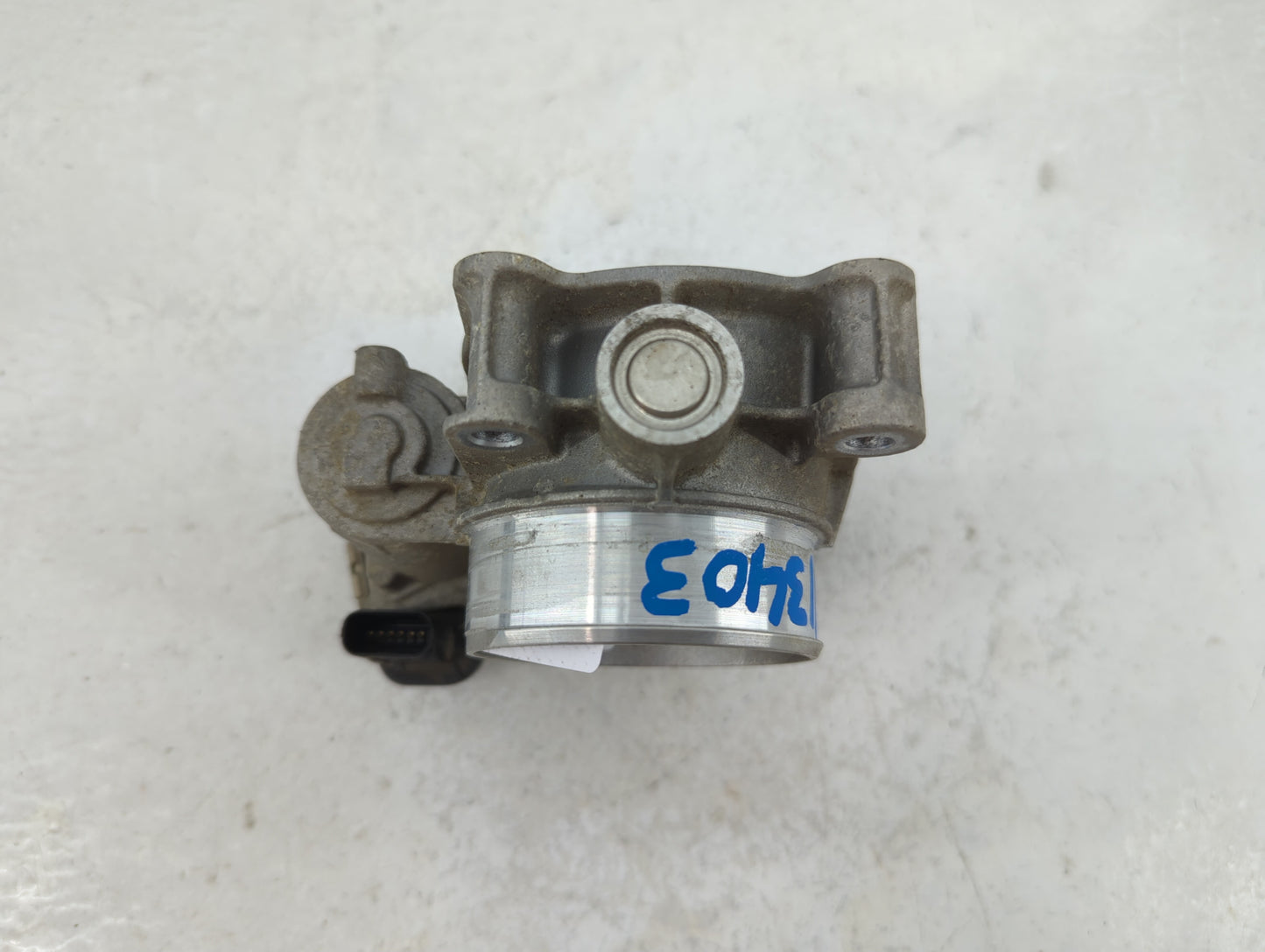 2013-2014 Chevrolet Malibu Throttle Body P/N:12627217DA Fits Fits 2012 2013 2014 2015 OEM Used Auto Parts - Oemusedautoparts