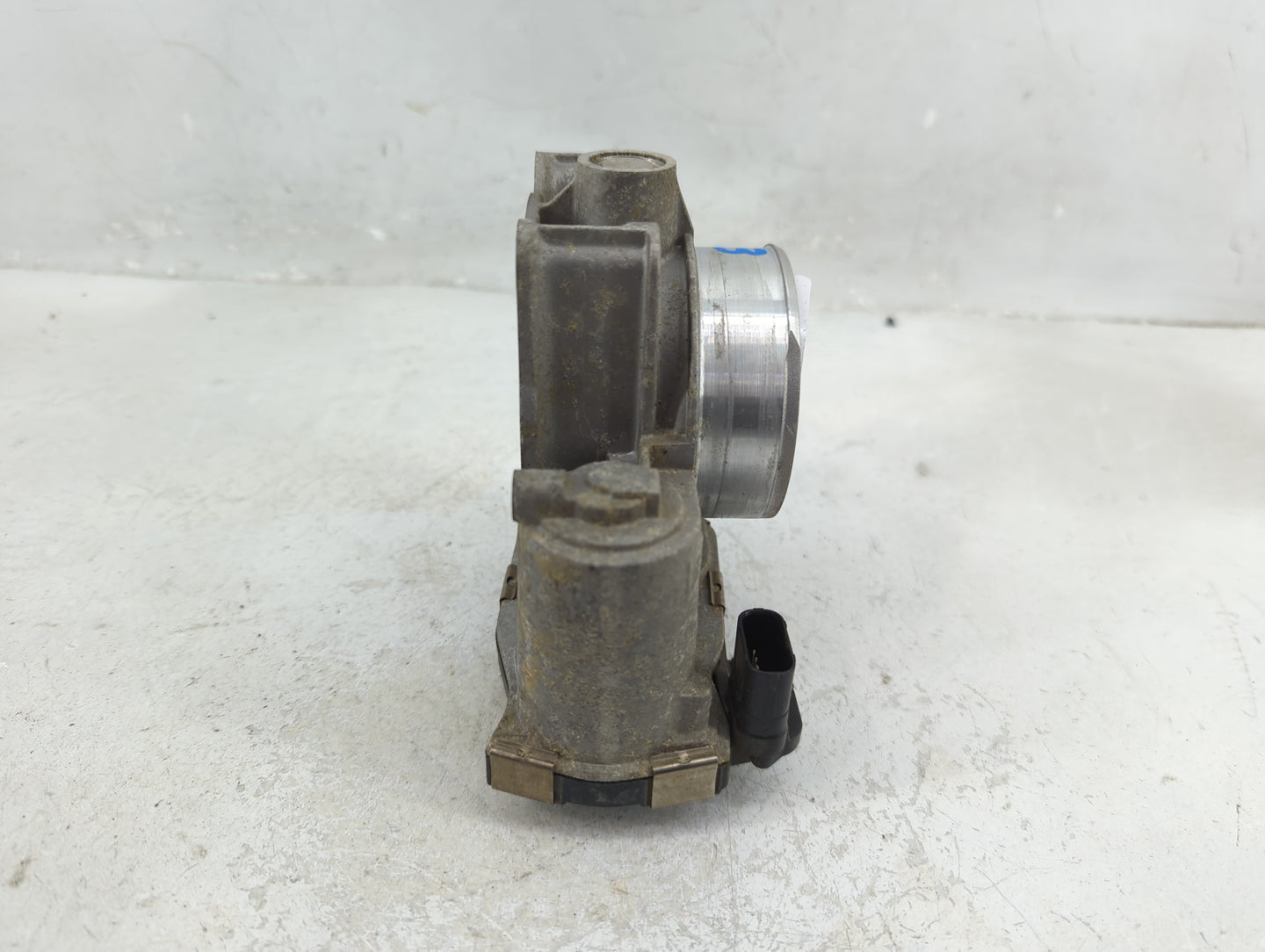2013-2014 Chevrolet Malibu Throttle Body P/N:12627217DA Fits Fits 2012 2013 2014 2015 OEM Used Auto Parts - Oemusedautoparts