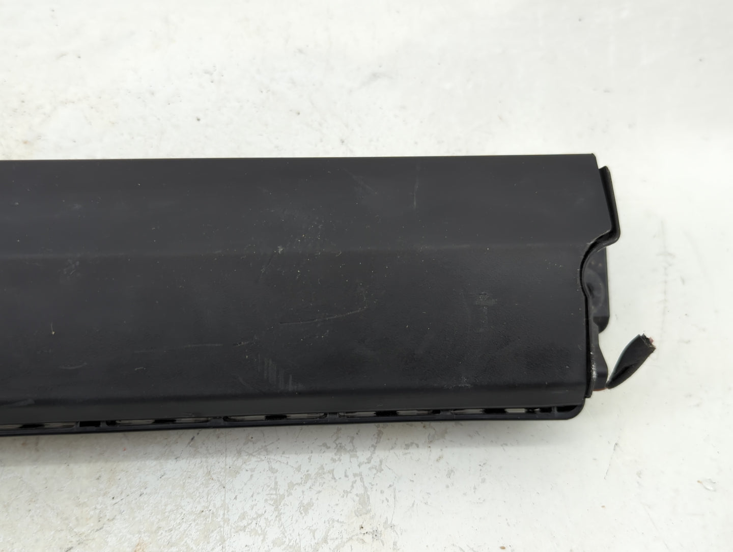 2013-2016 Chevrolet Malibu Air Bag Passenger Right Knee OEM P/N:22966685 Fits Fits 2013 2014 2015 2016 2017 OEM Used Auto Pa