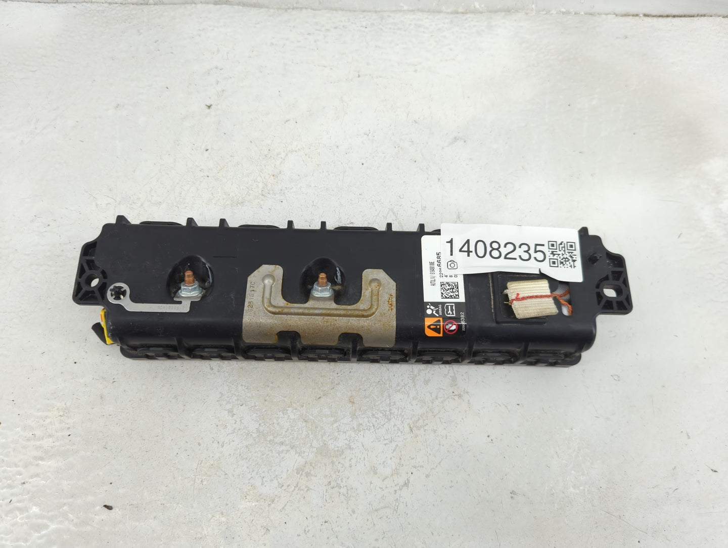 2013-2016 Chevrolet Malibu Air Bag Passenger Right Knee OEM P/N:22966685 Fits Fits 2013 2014 2015 2016 2017 OEM Used Auto Pa