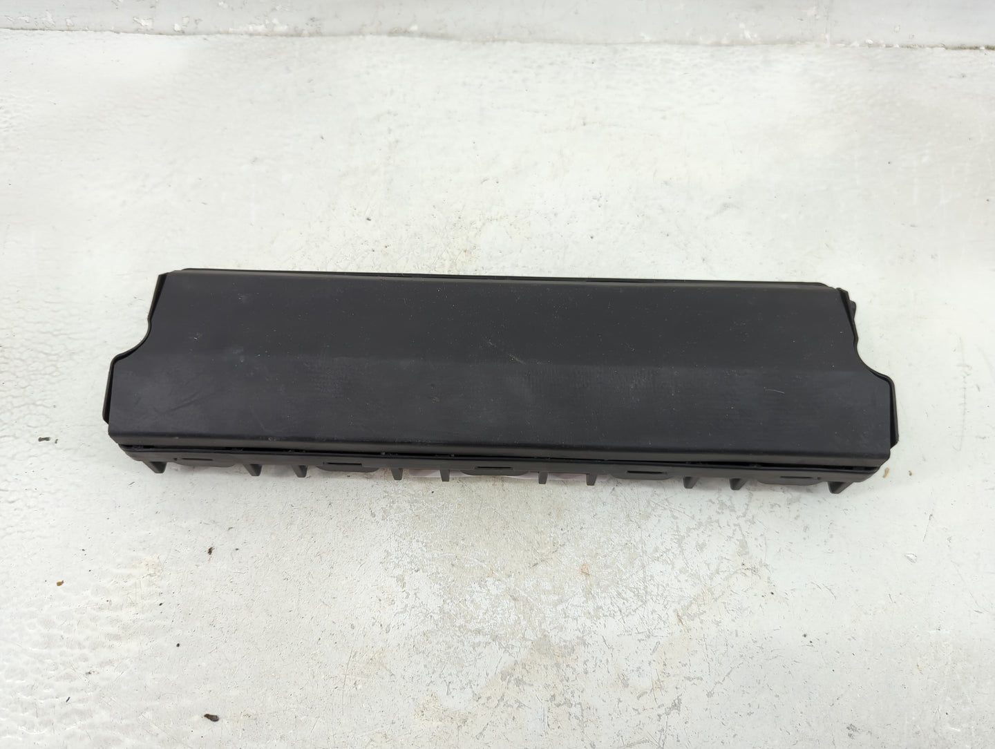 2013-2016 Chevrolet Malibu Air Bag Driver Left Knee OEM P/N:22925458 Fits Fits 2013 2014 2015 2016 2017 OEM Used Auto Parts 