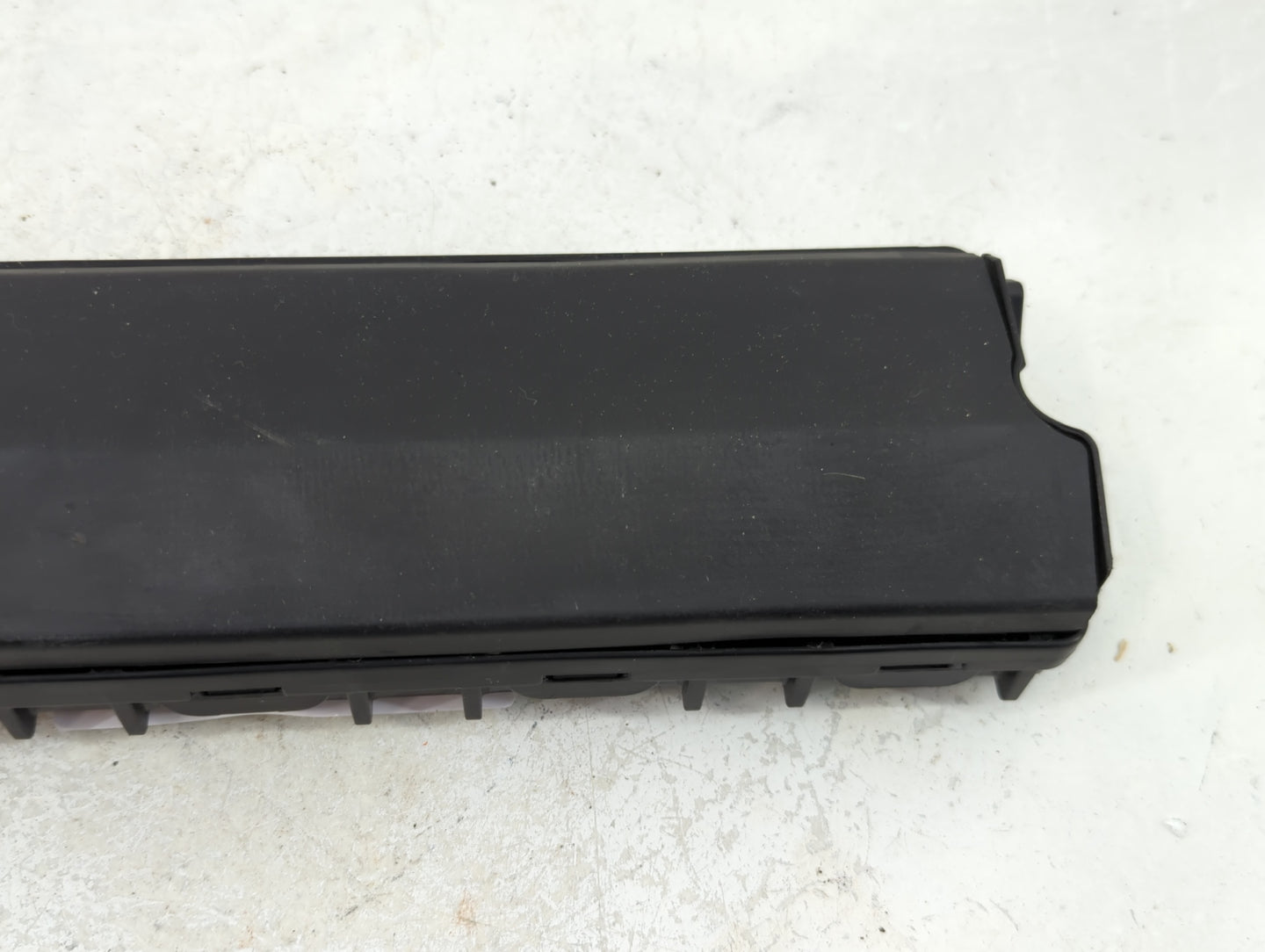 2013-2016 Chevrolet Malibu Air Bag Driver Left Knee OEM P/N:22925458 Fits Fits 2013 2014 2015 2016 2017 OEM Used Auto Parts 