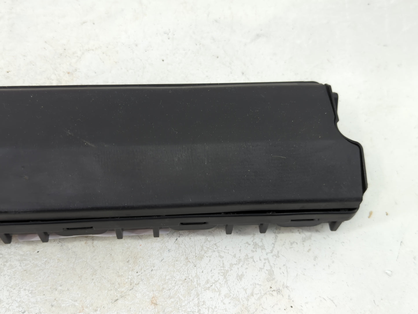 2013-2016 Chevrolet Malibu Air Bag Driver Left Knee OEM P/N:22925458 Fits Fits 2013 2014 2015 2016 2017 OEM Used Auto Parts 