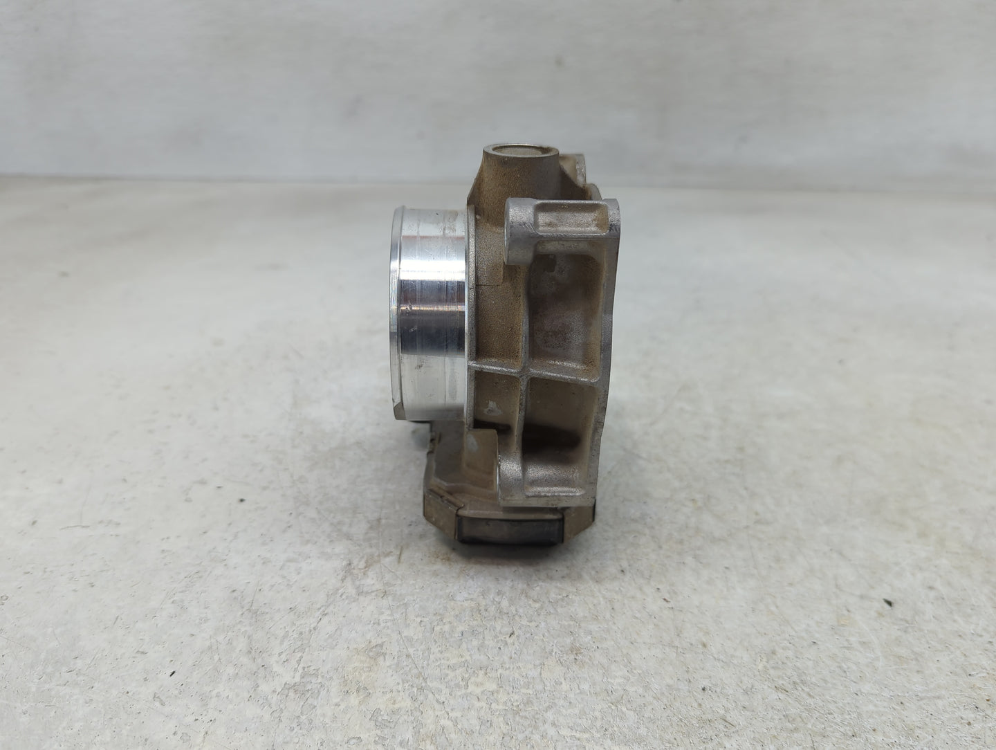 2013-2015 Chevrolet Malibu Throttle Body P/N:12627217DA Fits Fits 2013 2014 2015 2017 2018 2019 2020 OEM Used Auto Parts - O