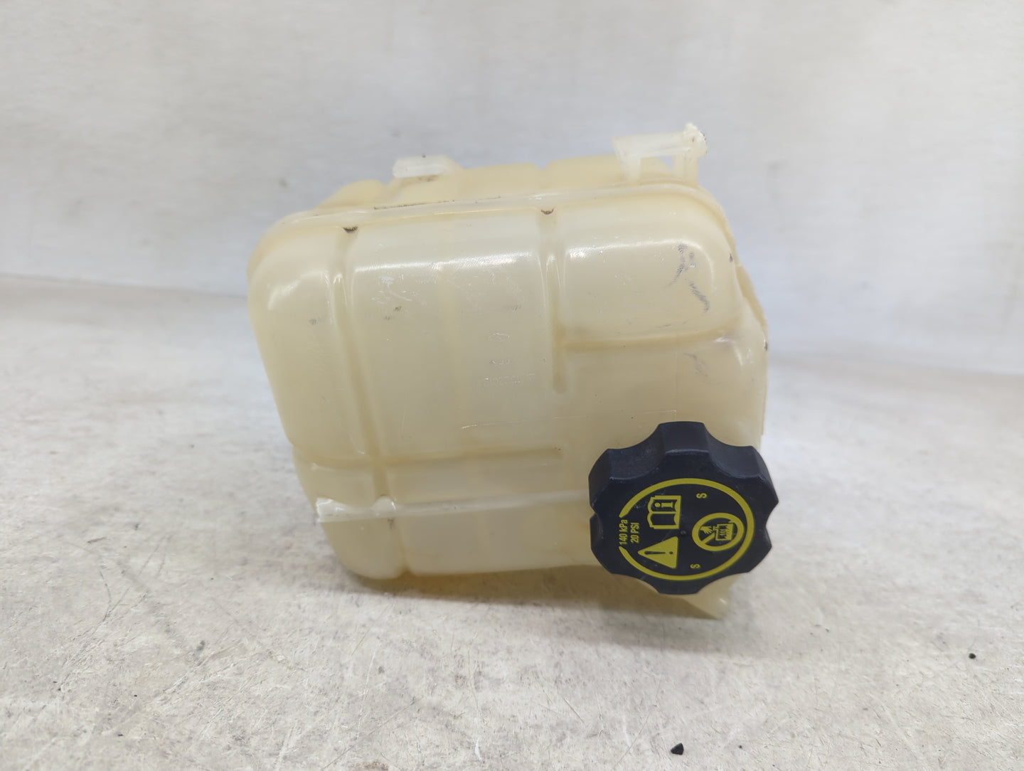 2013 Chevrolet Malibu Radiator Coolant Overflow Expansion Tank Bottle - Oemusedautoparts1.com