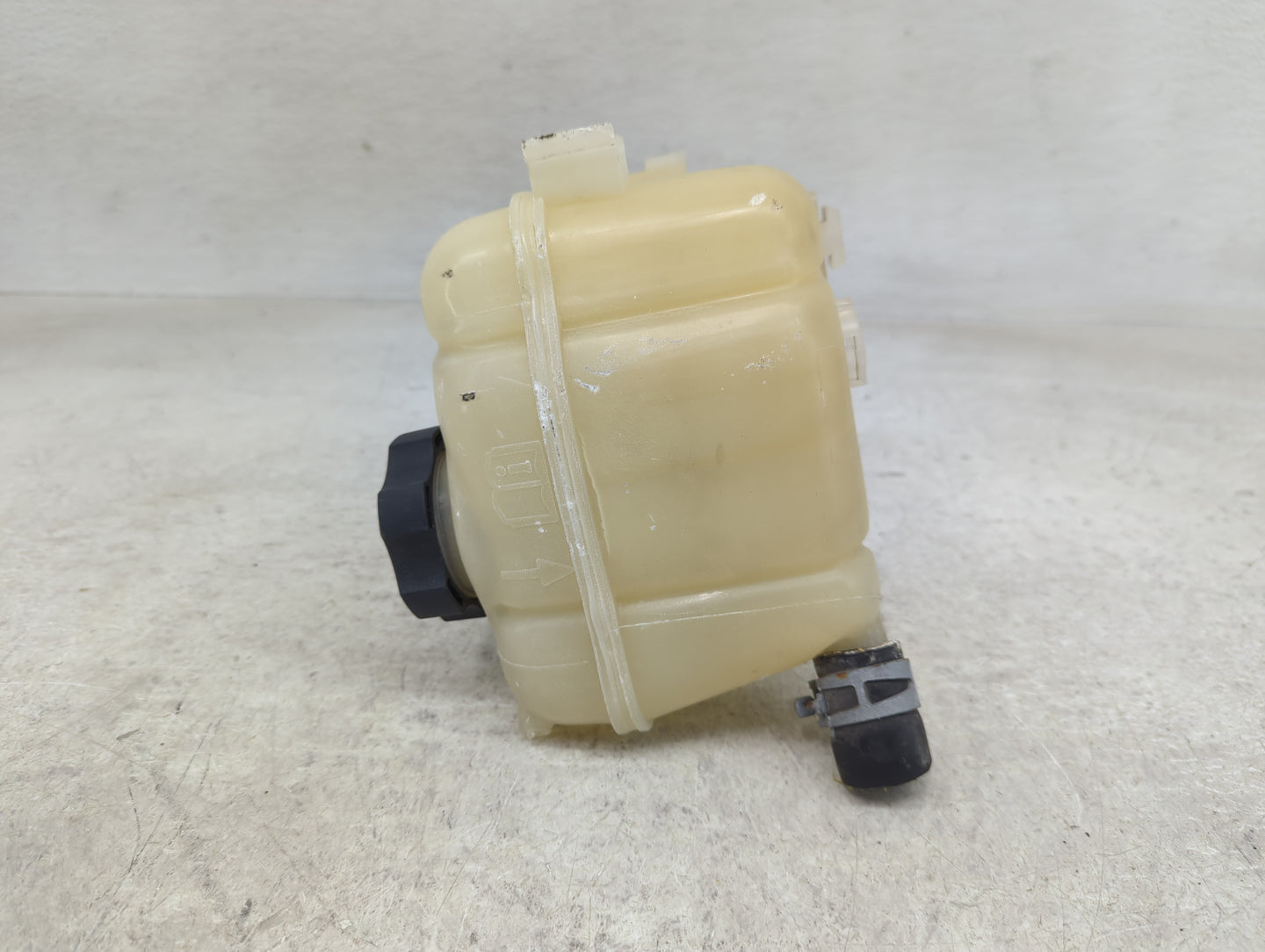 2013 Chevrolet Malibu Radiator Coolant Overflow Expansion Tank Bottle - Oemusedautoparts1.com