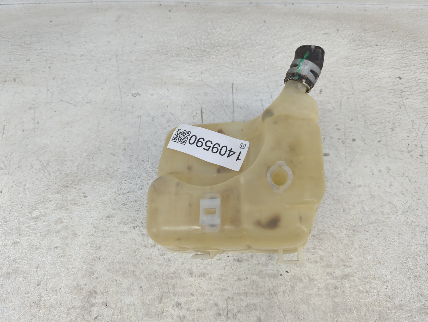 2013 Chevrolet Malibu Radiator Coolant Overflow Expansion Tank Bottle - Oemusedautoparts1.com