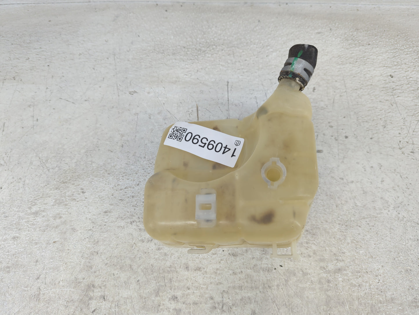 2013 Chevrolet Malibu Radiator Coolant Overflow Expansion Tank Bottle - Oemusedautoparts1.com