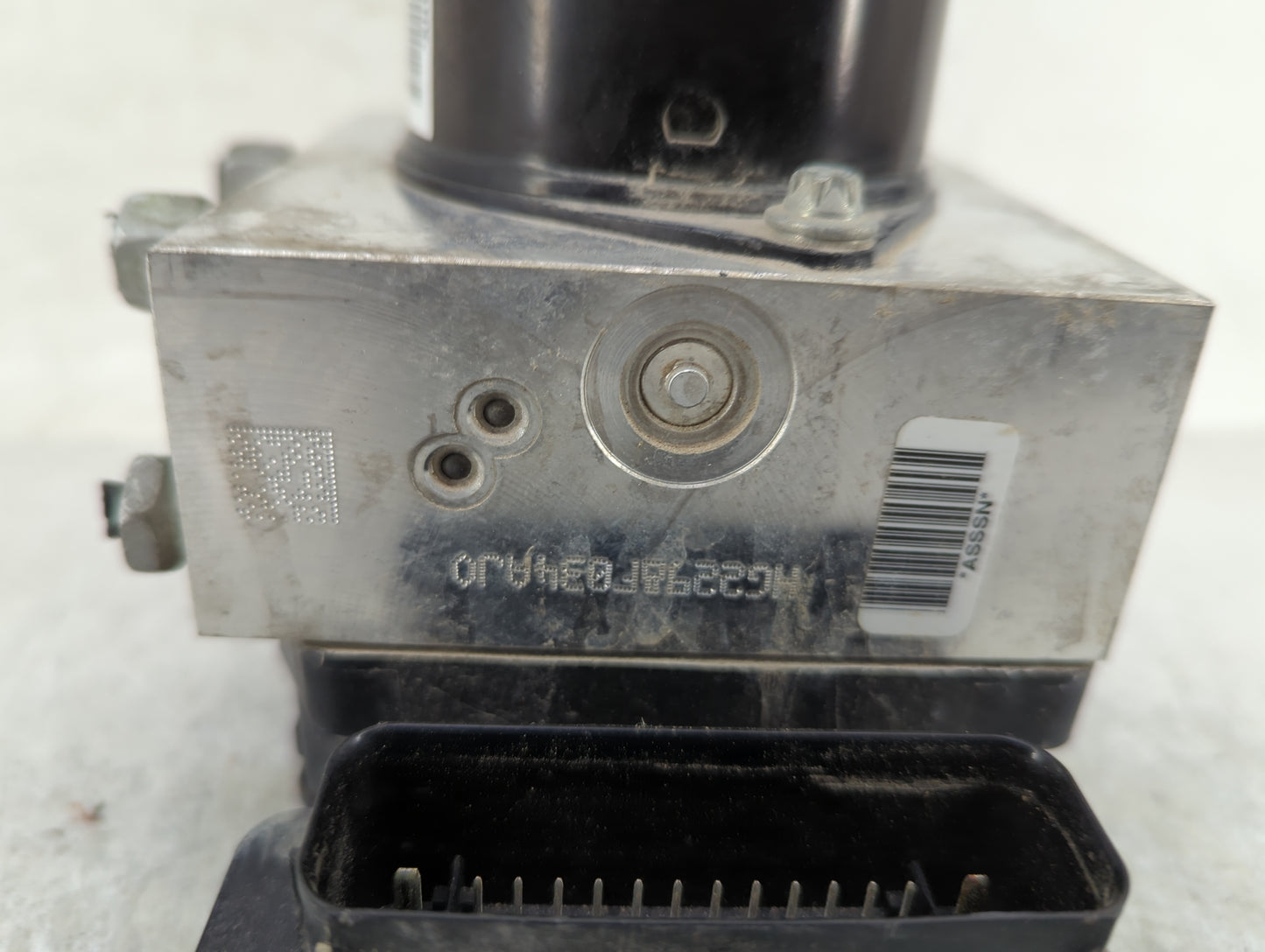 2013-2016 Chevrolet Malibu ABS Pump Control Module Replacement P/N:22827930 Fits Fits 2012 2013 2014 2015 2016 OEM Used Auto