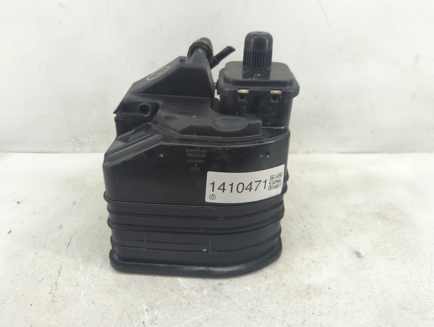 2013 Chevrolet Malibu Fuel Vapor Charcoal Canister 1410471 - Oemusedautoparts1.com