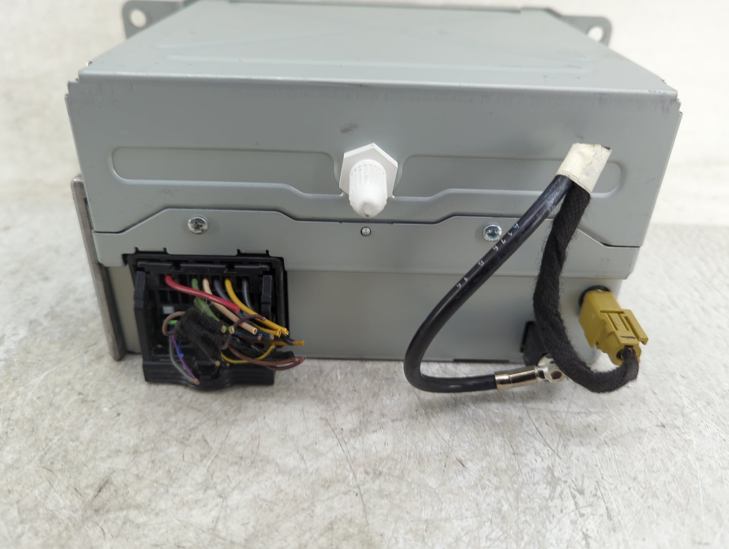 2013 Chevrolet Malibu Radio AM FM Cd Player Receiver Replacement P/N:22923802 Fits OEM Used Auto Parts - Oemusedautoparts1.c